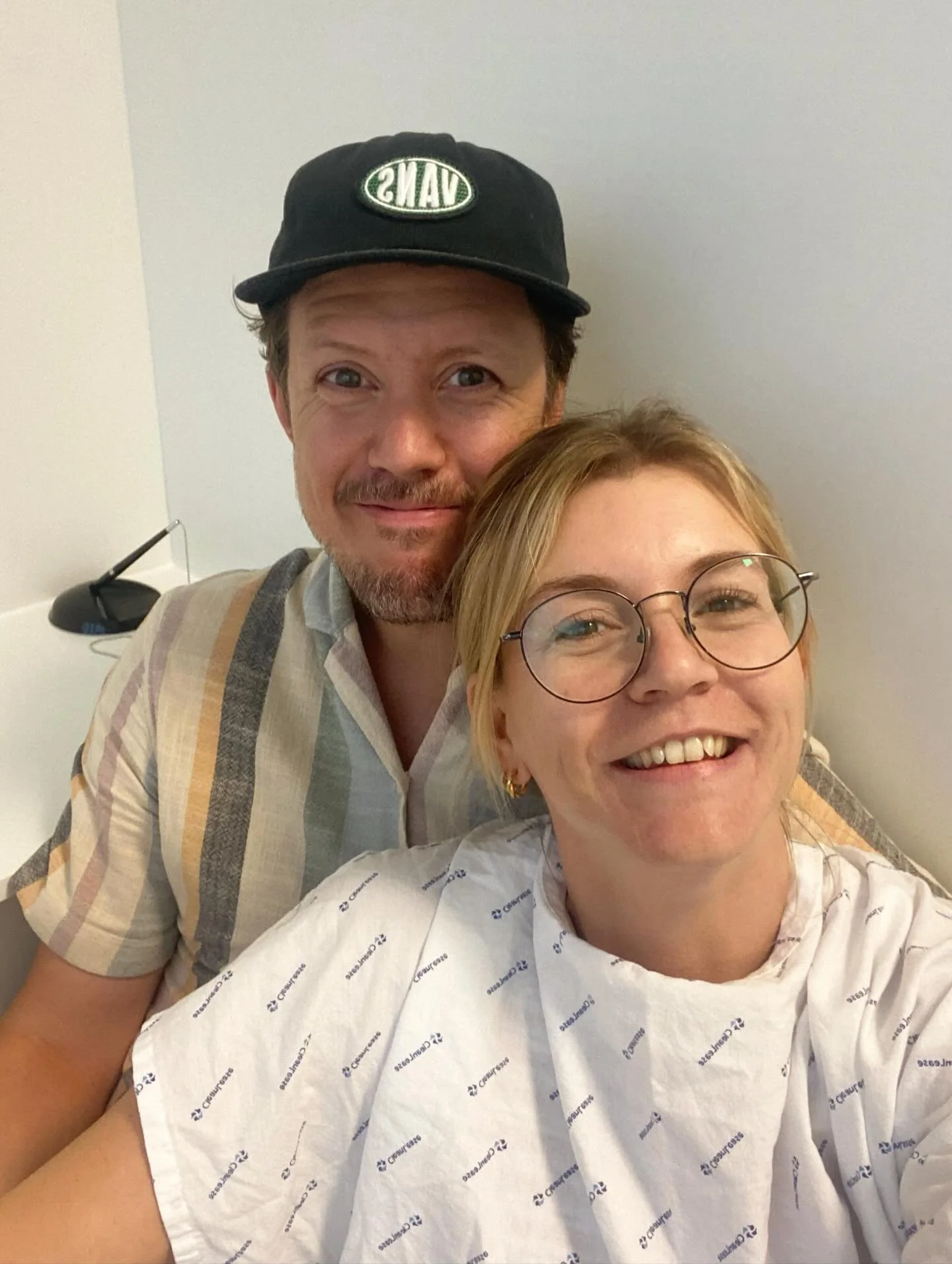 💫 GEVOELIG BERICHT 💫

Lieve community,

ik heb dit bericht lang uitgesteld - enerzijds uit ongeloof, angst, maar ook omdat ik weet hoe hard ik zelf dit type berichten na een tijdje niet meer kon zien. Daarom ook met een klein hartje, deel ik met ju