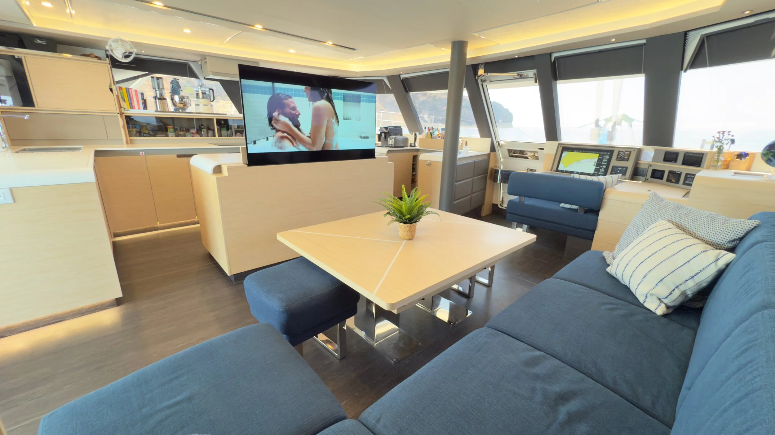 Saloon, Galley, Bar, Nav Station