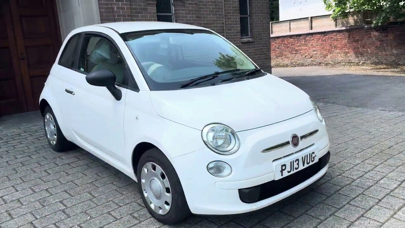 2013 Fiat 500 pop.