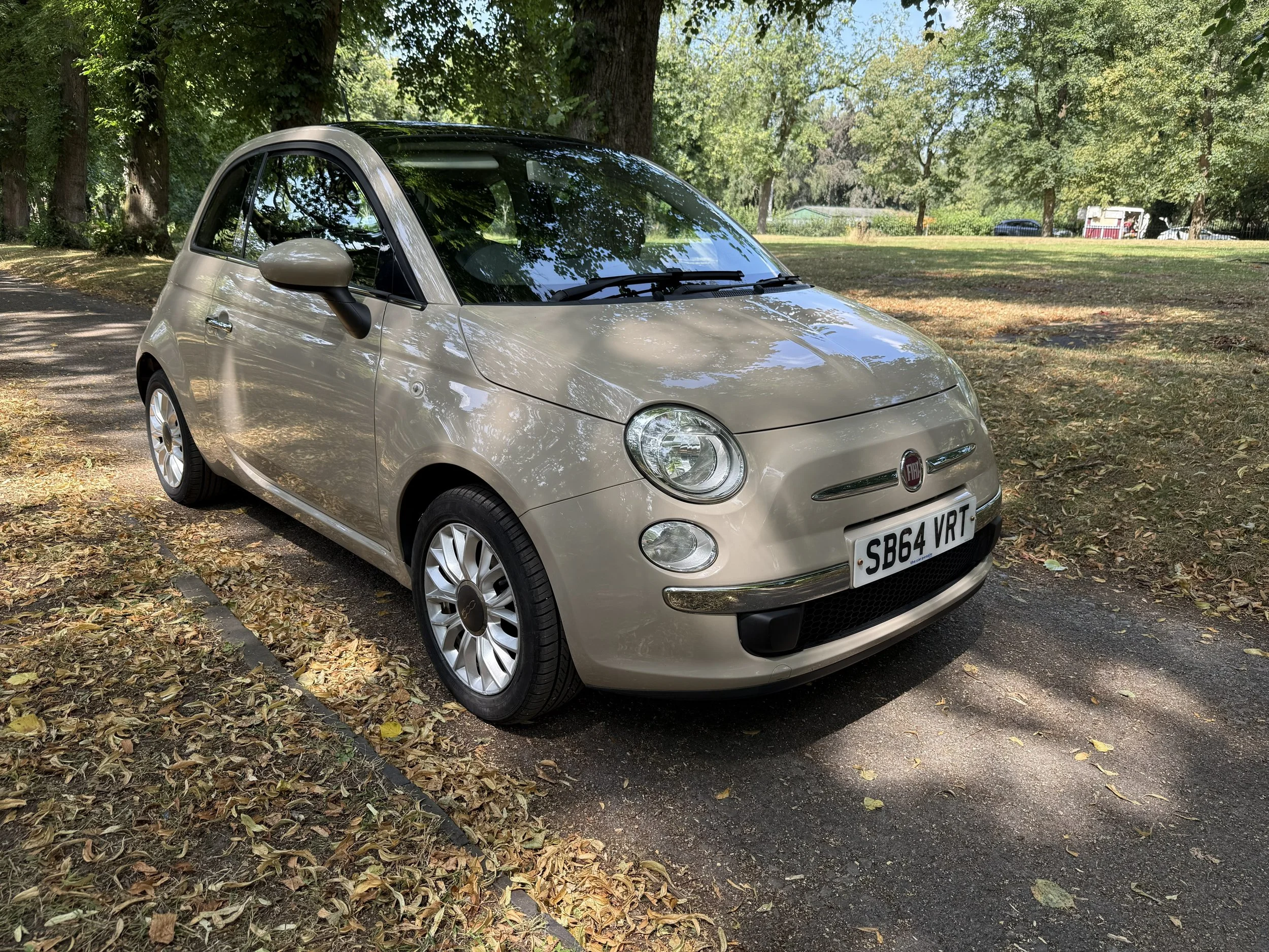 2014 Mocha Fiat 500 Lounge. 1.2. £3995