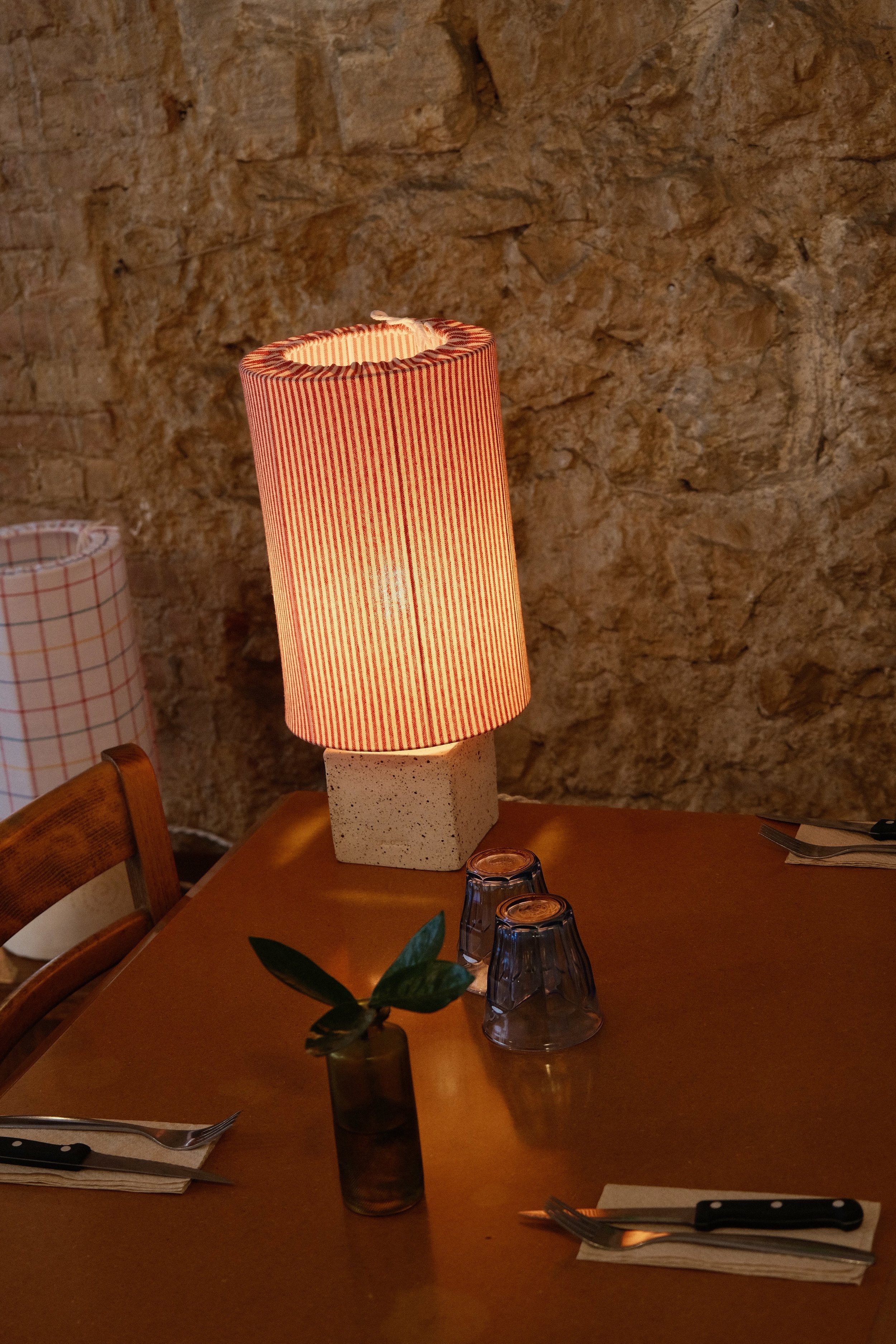 Michelle (terre pyritée + tissu à rayures verticales)