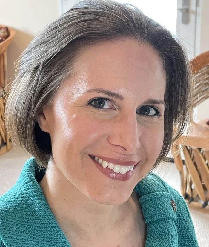 Dr. Laura Harris