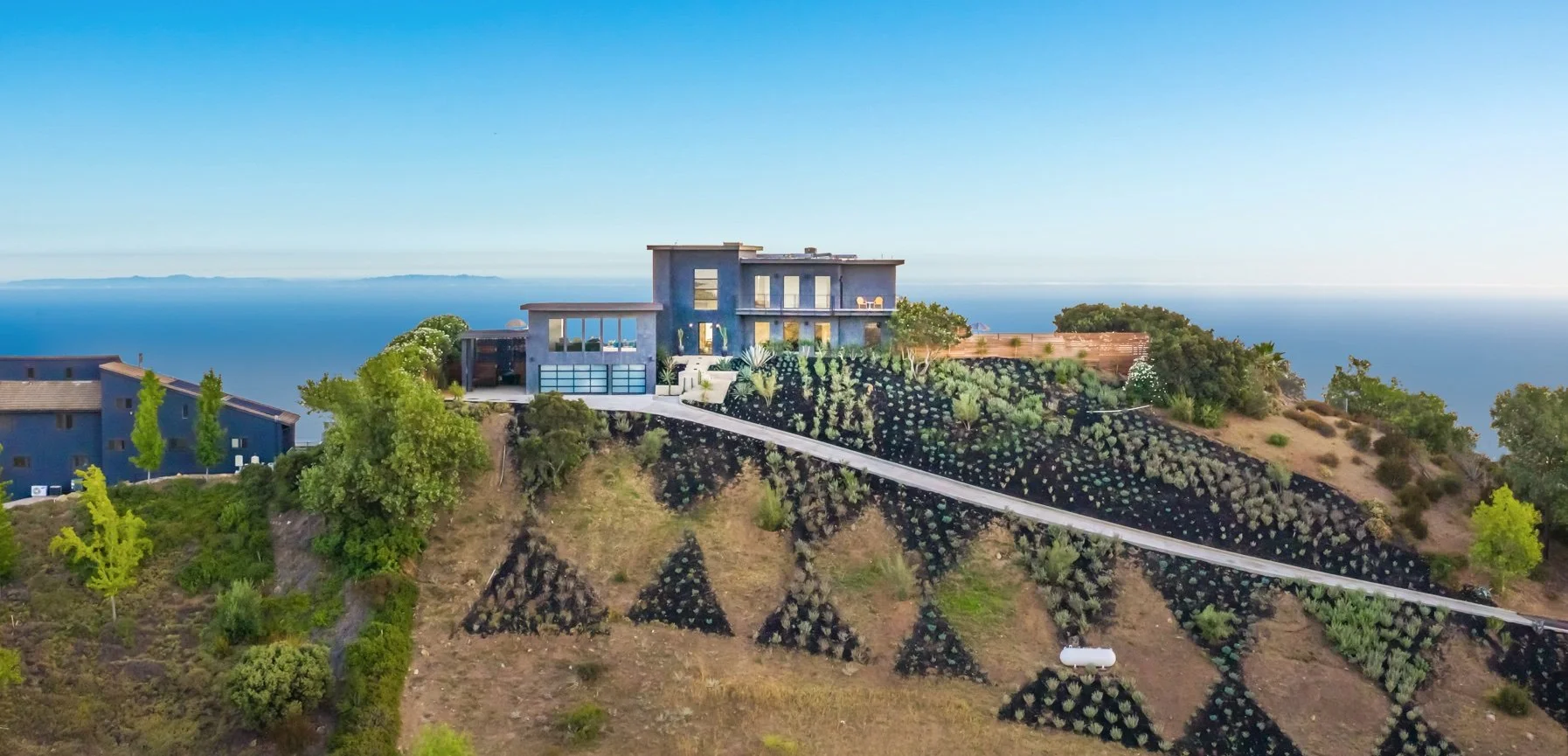 Malibu-Moonrise-Modern-Ridgeline-House-Ocean-View.jpg