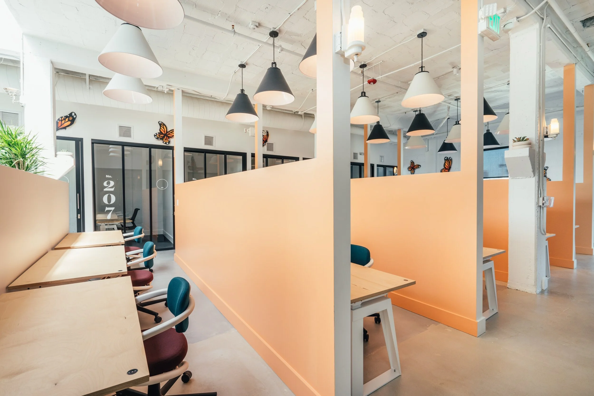 Los Angeles-Palmetto-Coworking-Office-Desks.jpeg