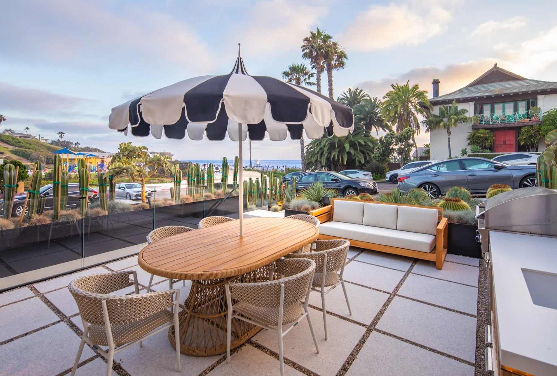 Encinitas-4th-Scandinavian-Modern-Front-Patio-Ocean-View.jpg