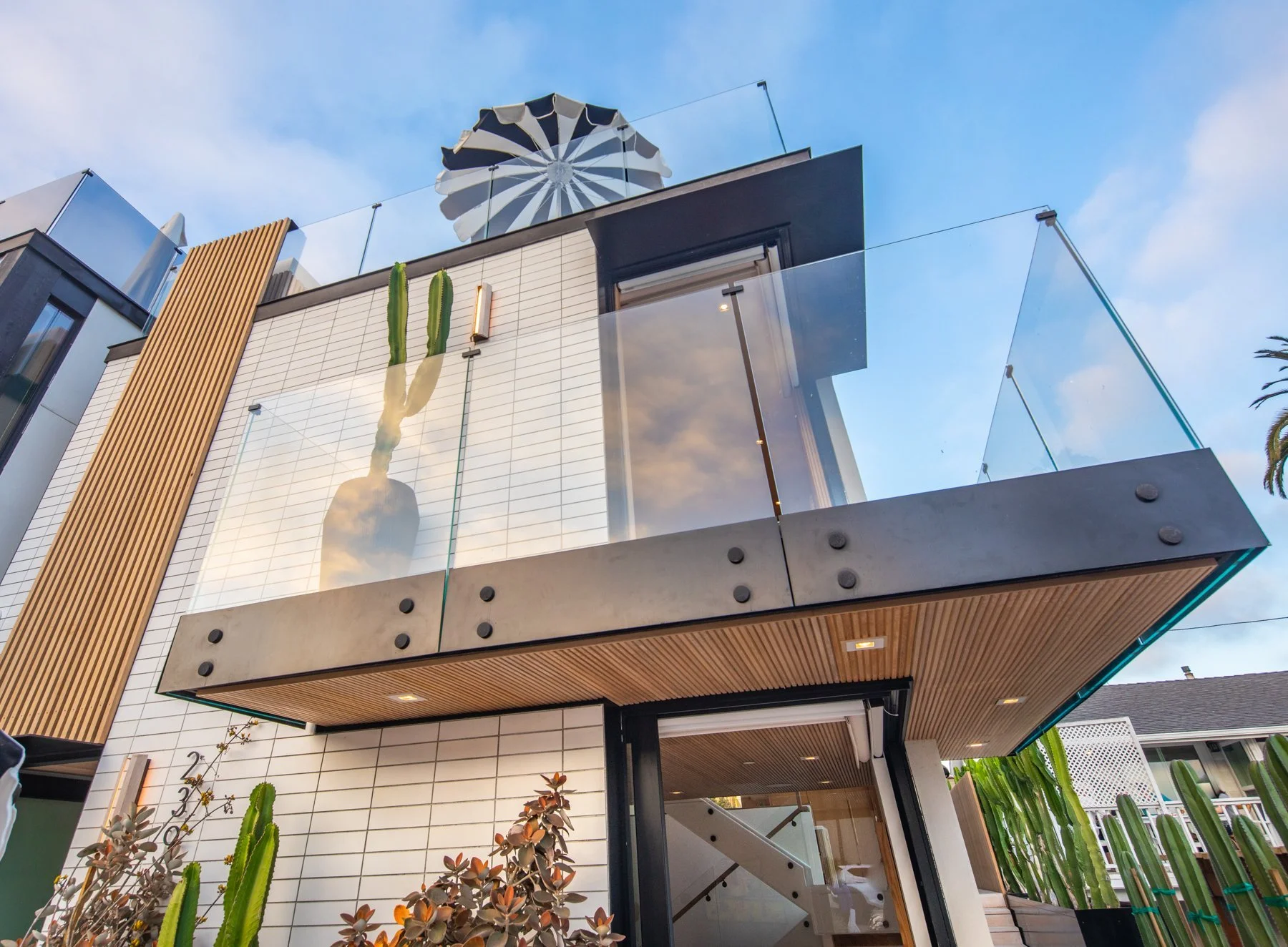Encinitas-4th-Scandinavian-Modern-Design-Facade-Balcony.jpg