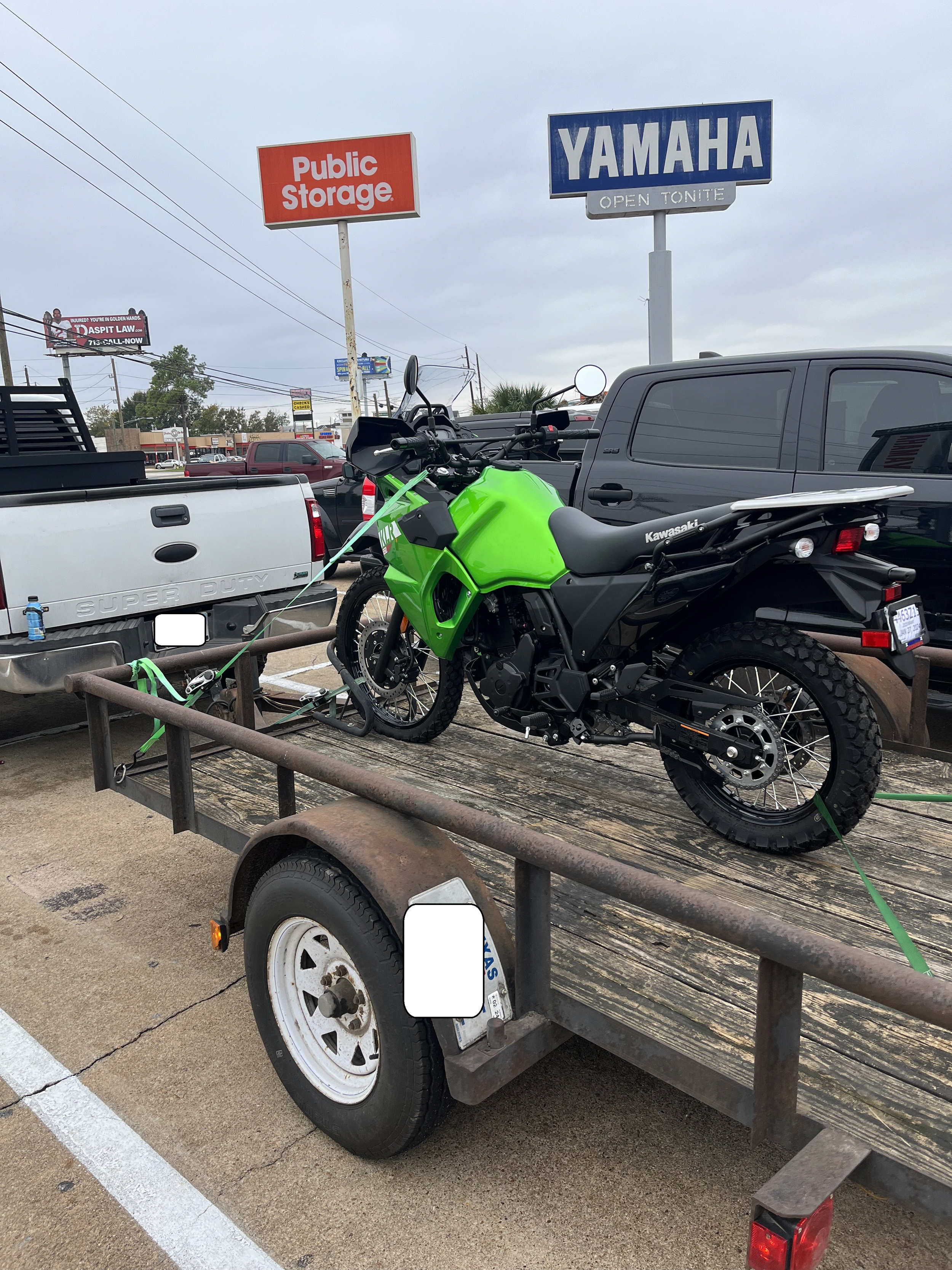 IMG_4400_KLR plateless.png