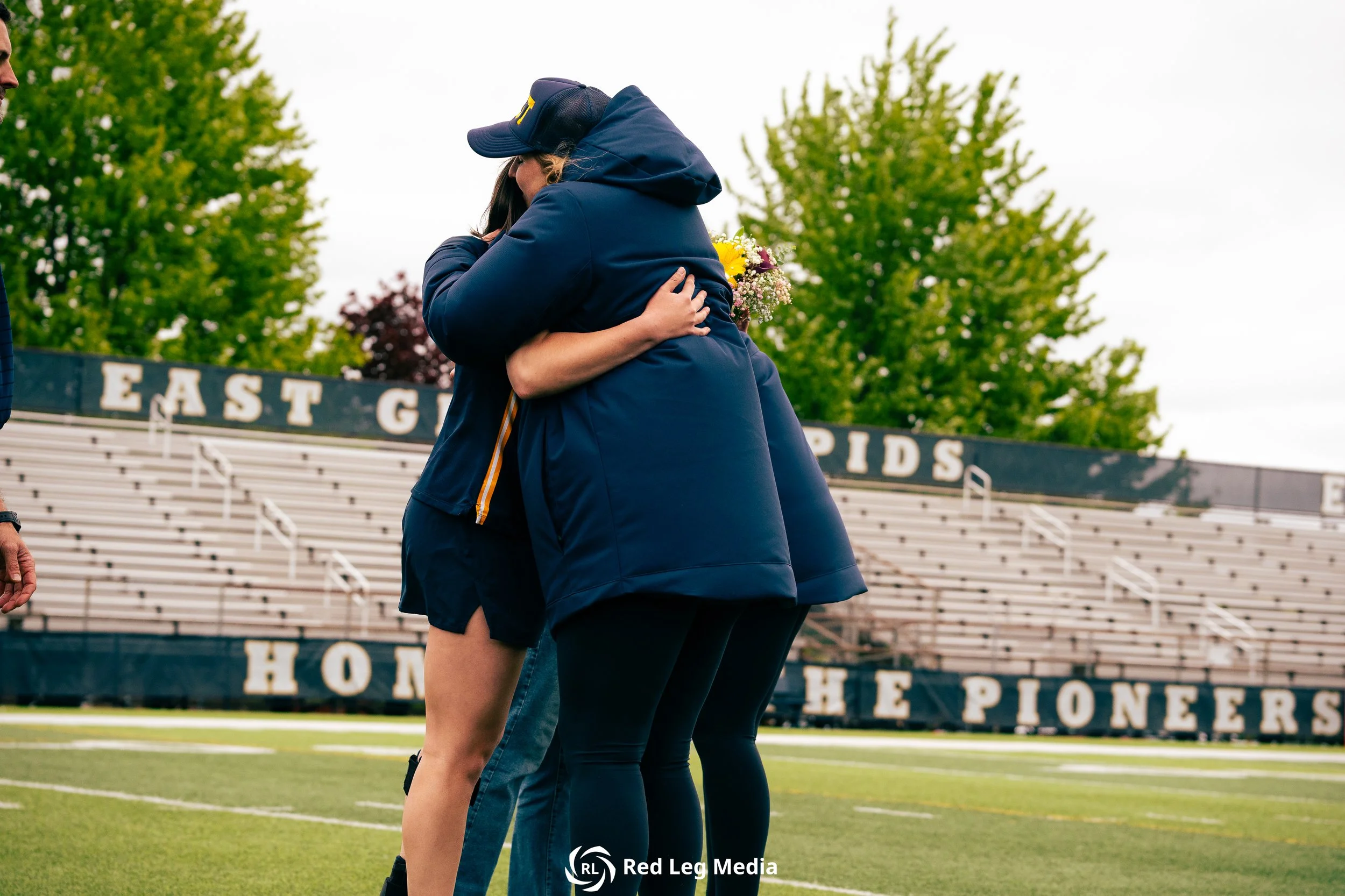 20260513_V_SeniorNight_16.jpg