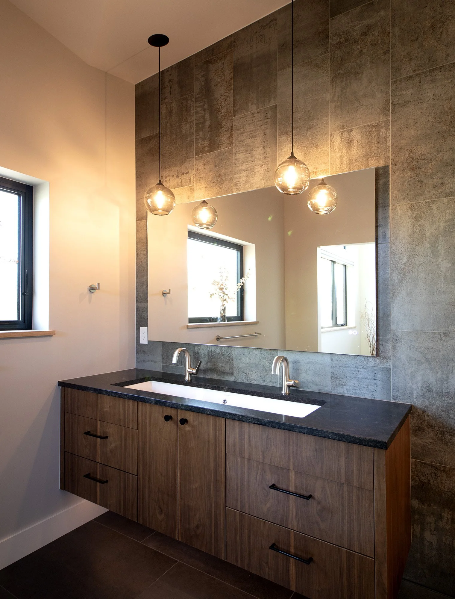 FOLDING-vanity.jpg