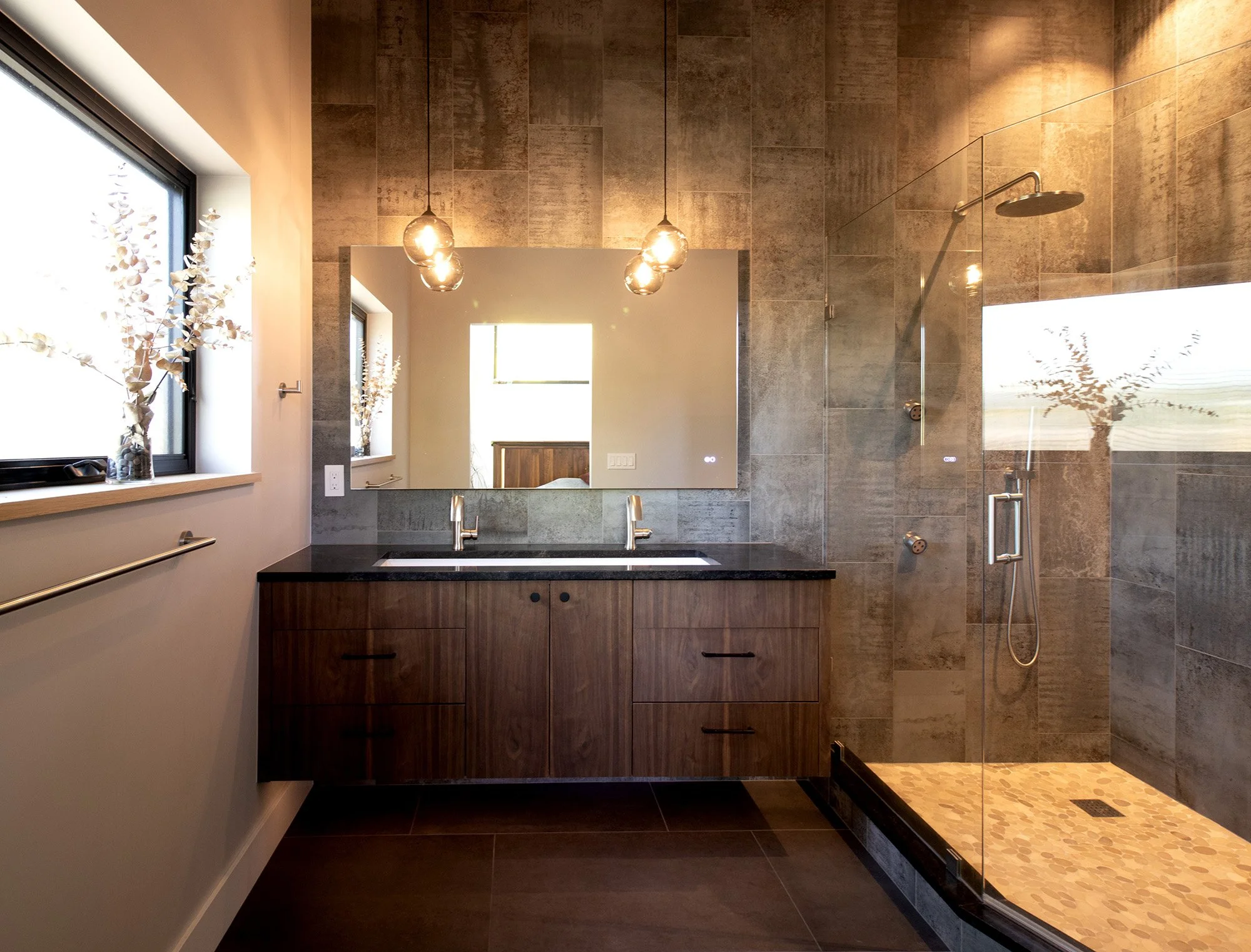 FOLDING-sink and shower.jpg
