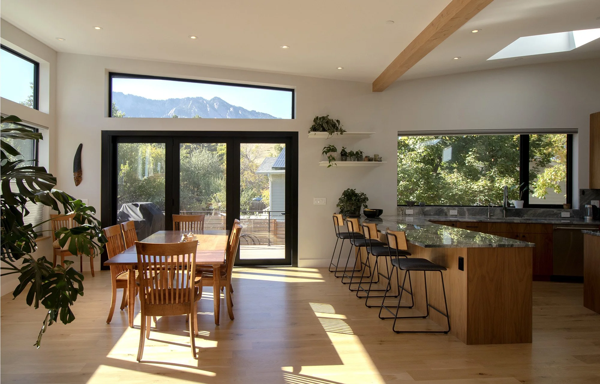 FOLDING-dining and bar.jpg