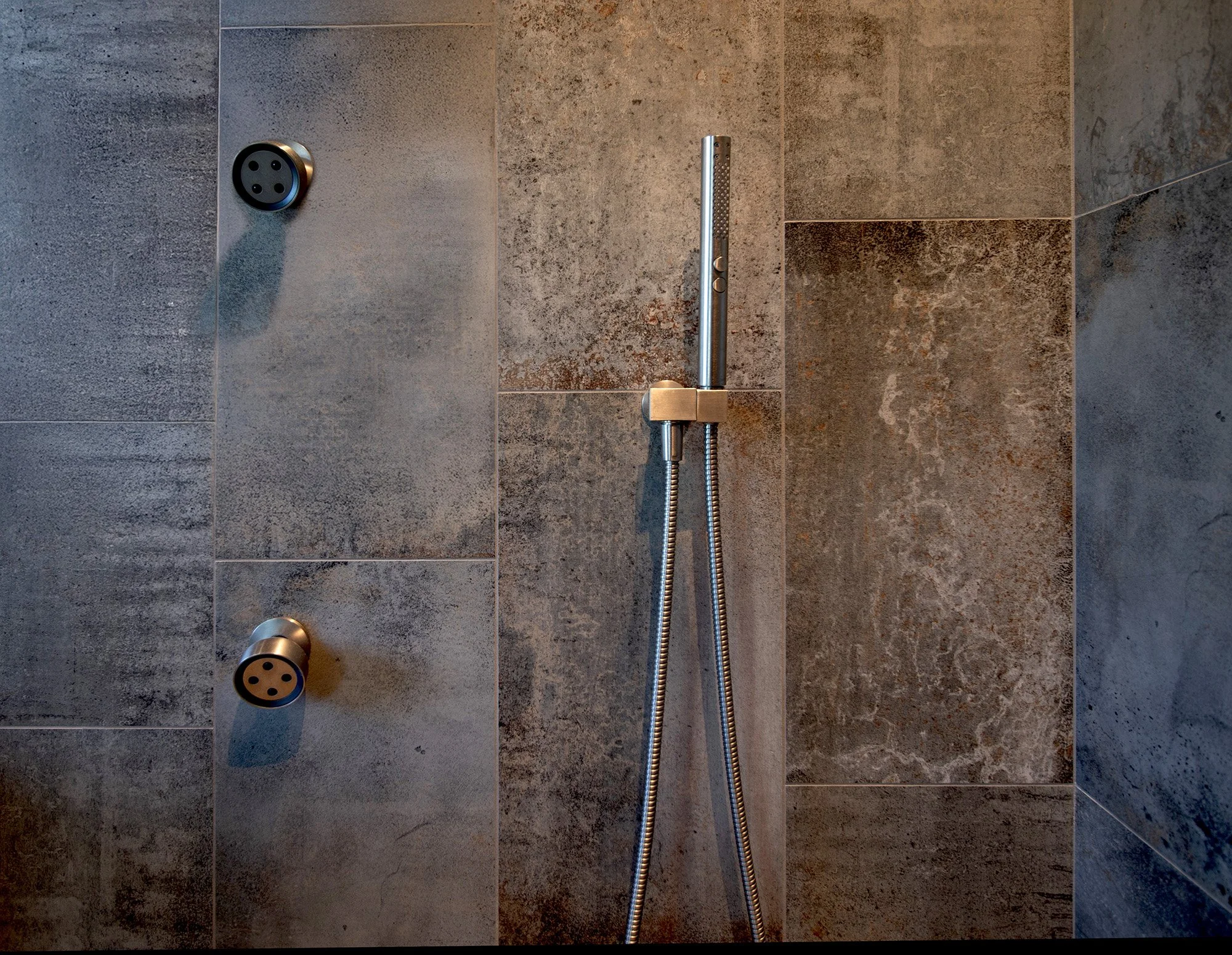FOLDING-shower detail.jpg