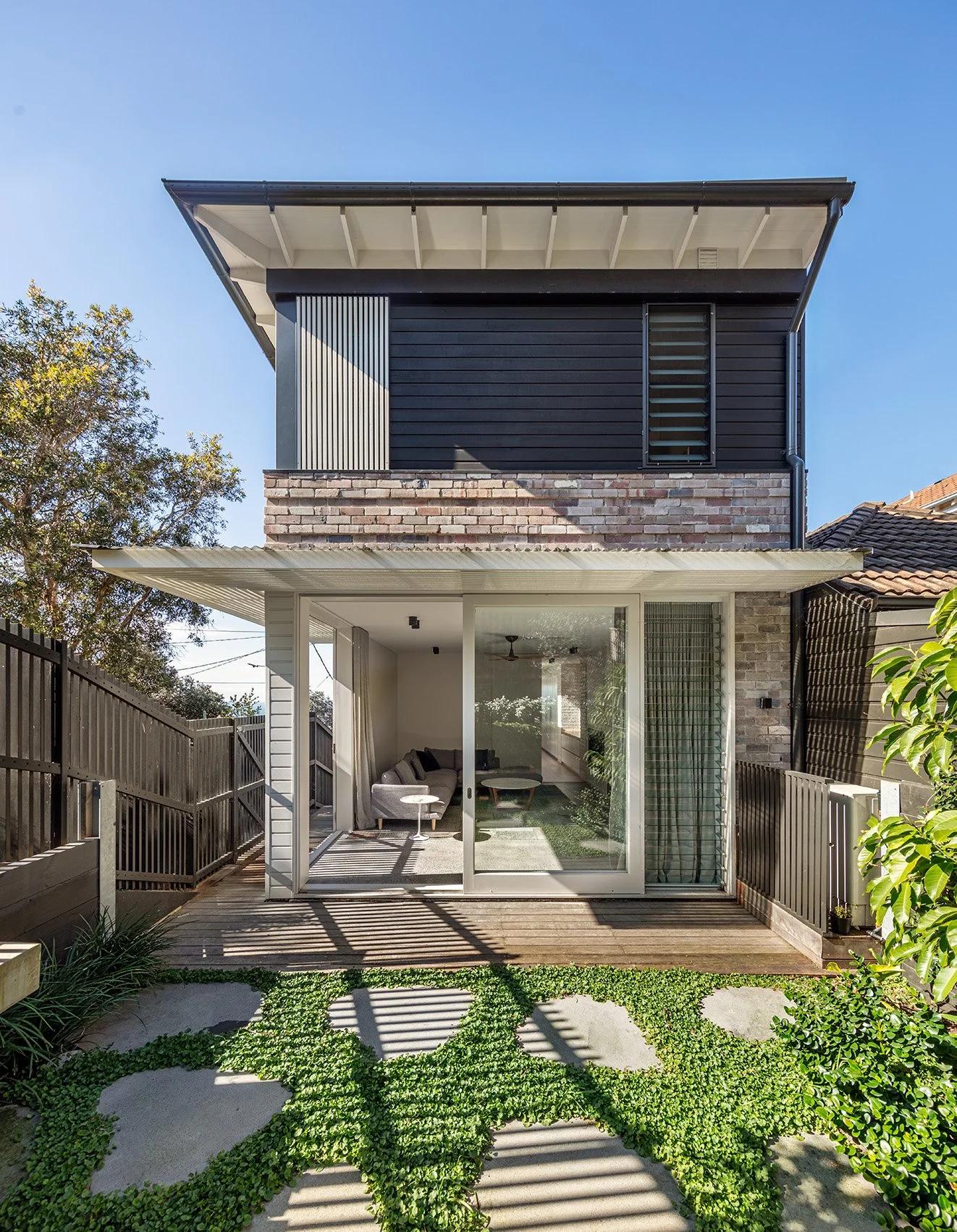 MLF20_MolnarFreeman_RowlandSt_00244.jpg