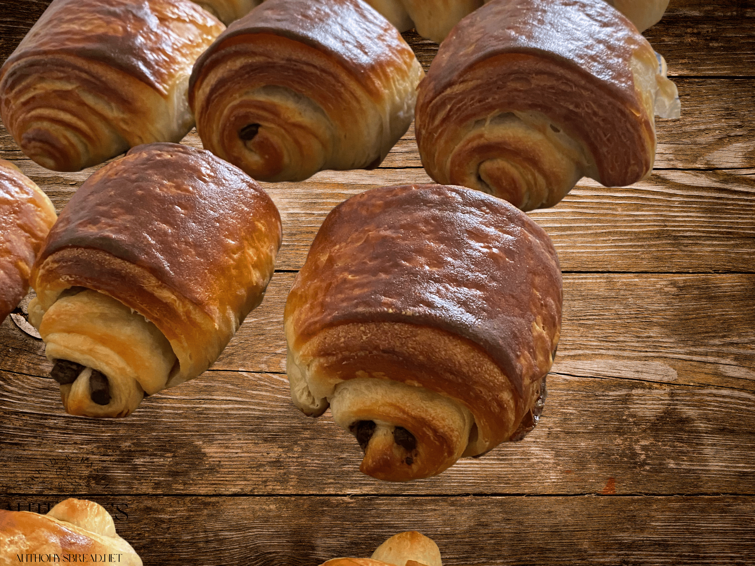 chocolate croissant.png