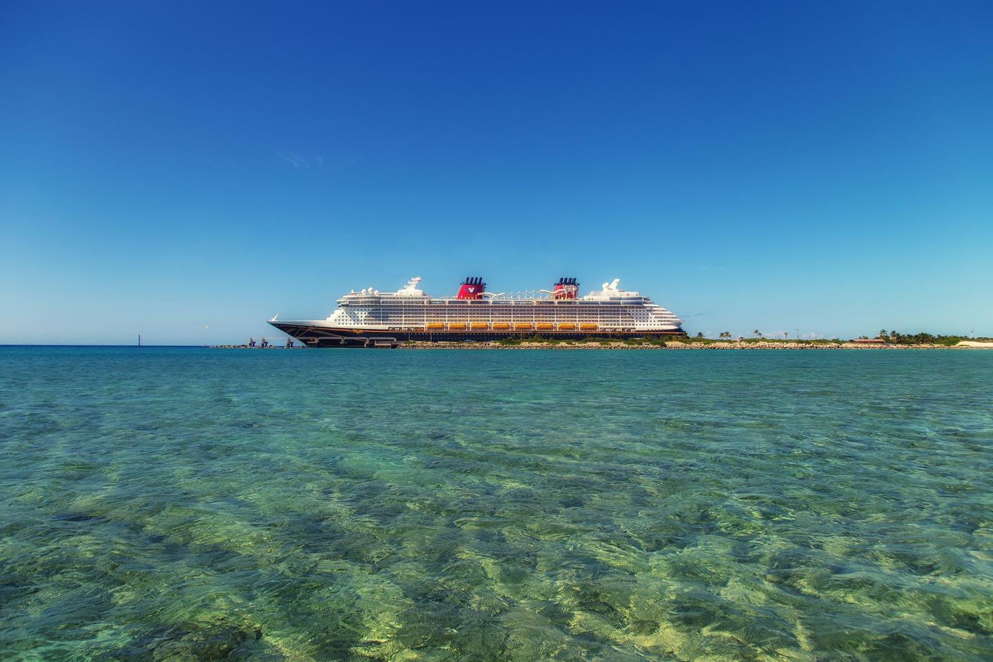 Stopppp this is my favorite kind of booking. 🥹✨

I just booked a three-generation Disney Cruise for one very lucky family and I could not be more excited for them! Grandparents, parents, and the kiddos all sailing together&hellip; that&rsquo;s not j