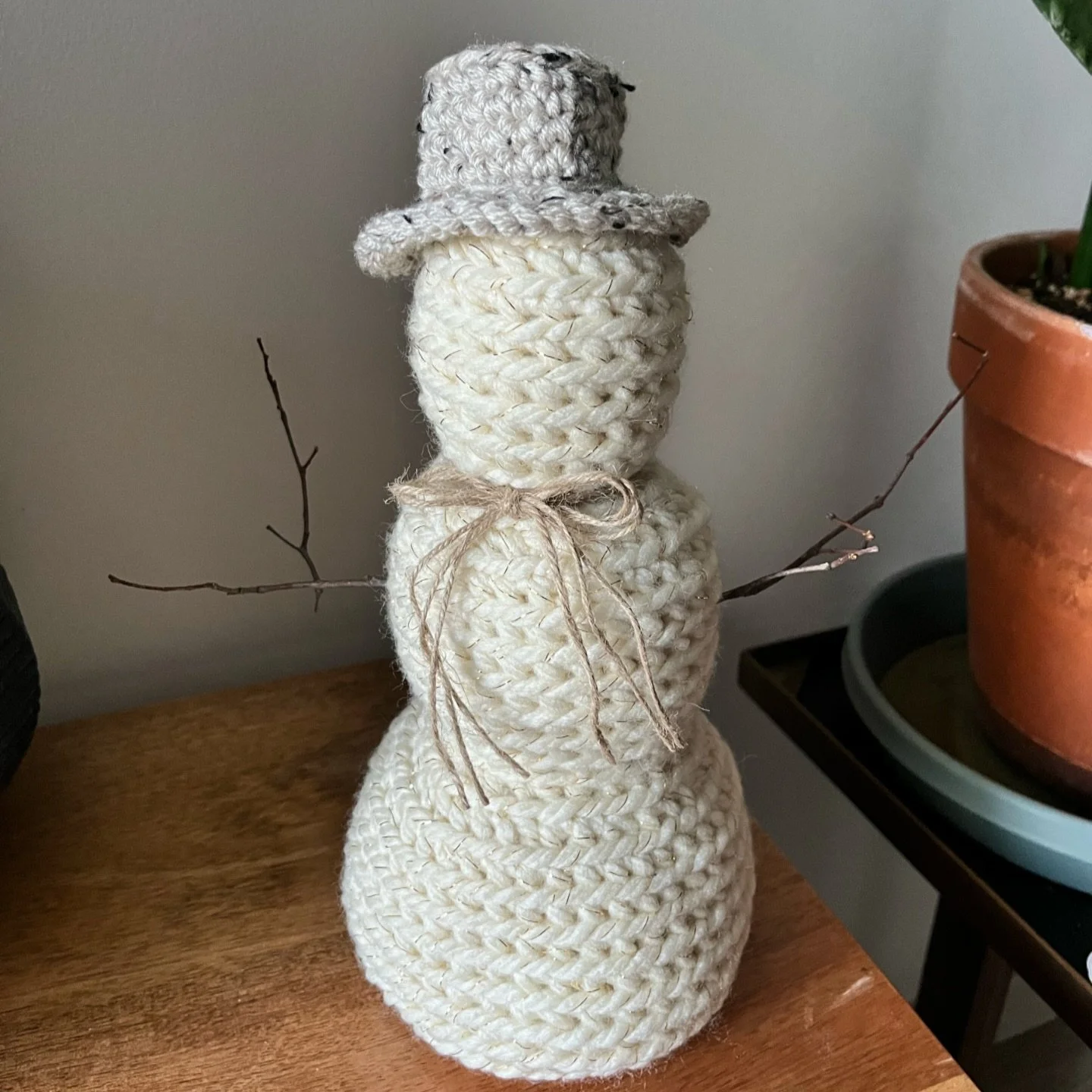 Happy winter solstice! ❄️⛄️ How are you honoring your connection with the earth this winter season?