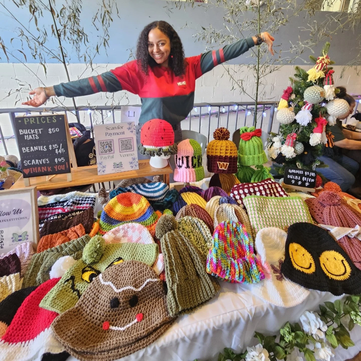 Had so much fun being a vendor last weekend at the Mount Rainier Holiday Craft Fair at @joesmovement! Met some new friends, ate some delicious food, and even got some of my own holiday shopping done. Thank you to everyone who came out 😊

My final ma