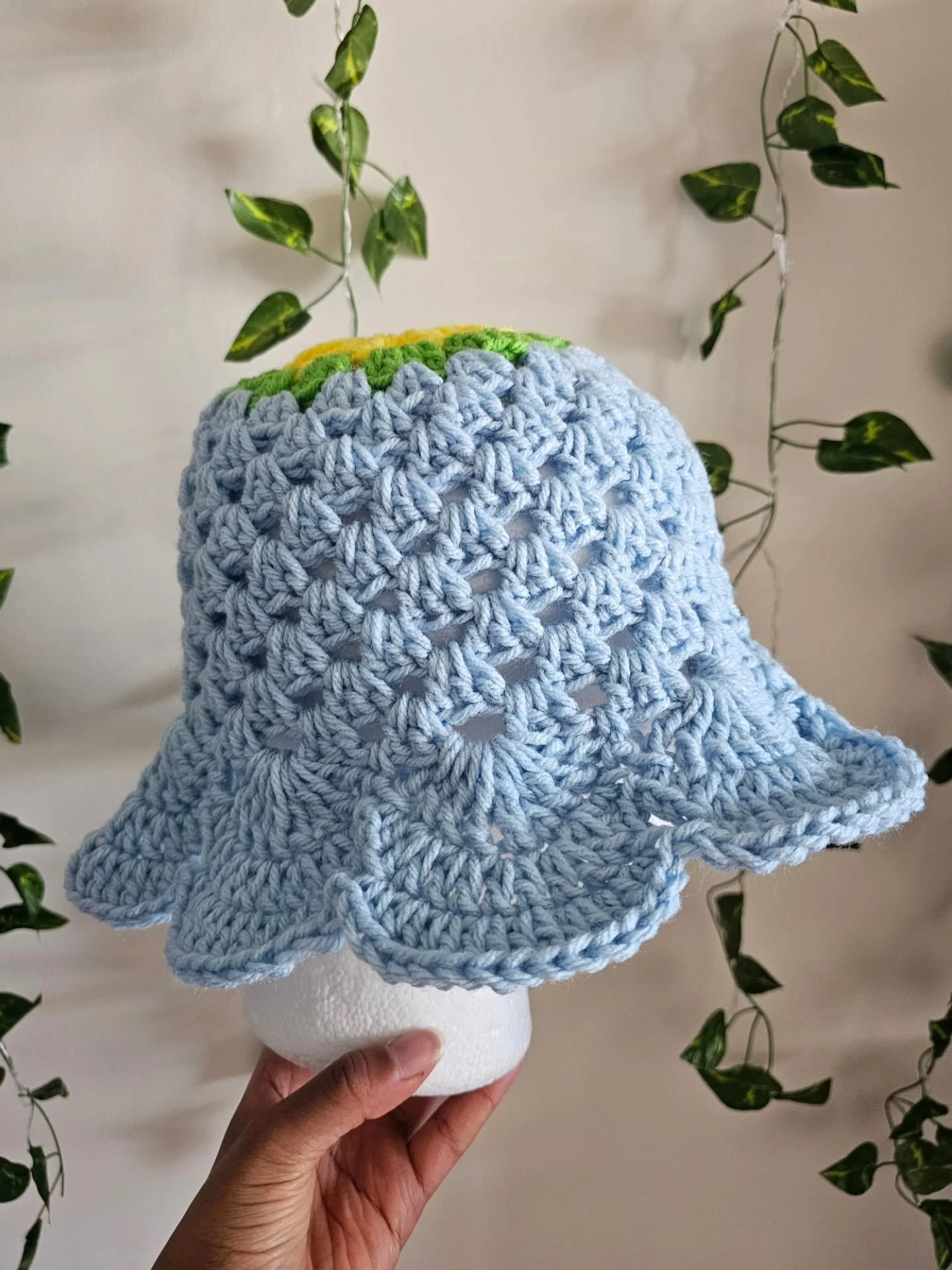 Spring has officially arrived and the flowers are blooming! 🌼 Here are some Spring-inspired hats featuring a petal brim and daisy on top. Which color do you like best?