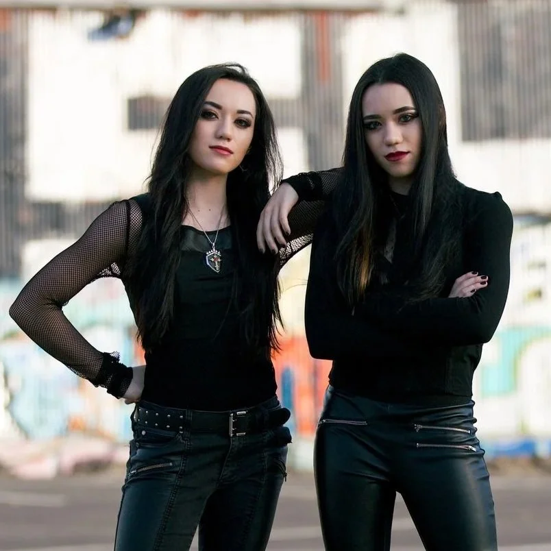 Jessica and Jackie of Dianthvs