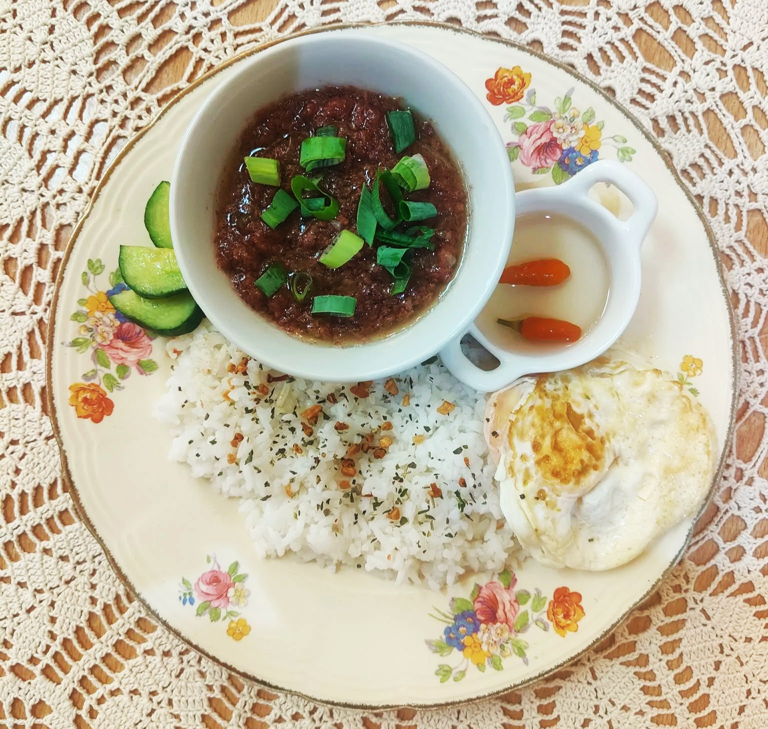 Filipino Breakfast - Cornbeef & Egg (Cornsilog)