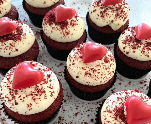 RED VELVET CUPCAKE w/ CHOCOLATE HEART