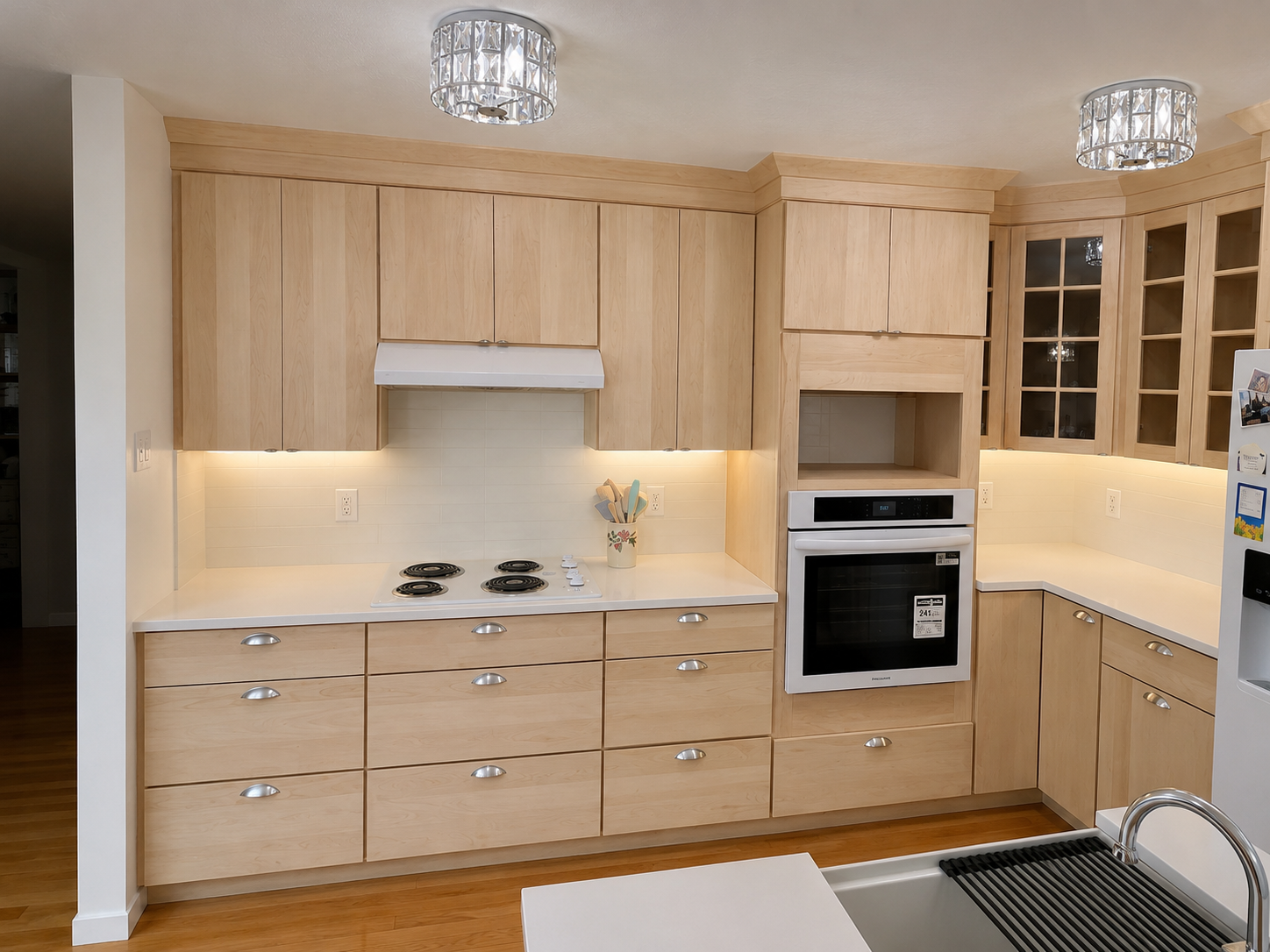 maple cabinets, crown molding, all drawer base cabinets with clamshell pull handles