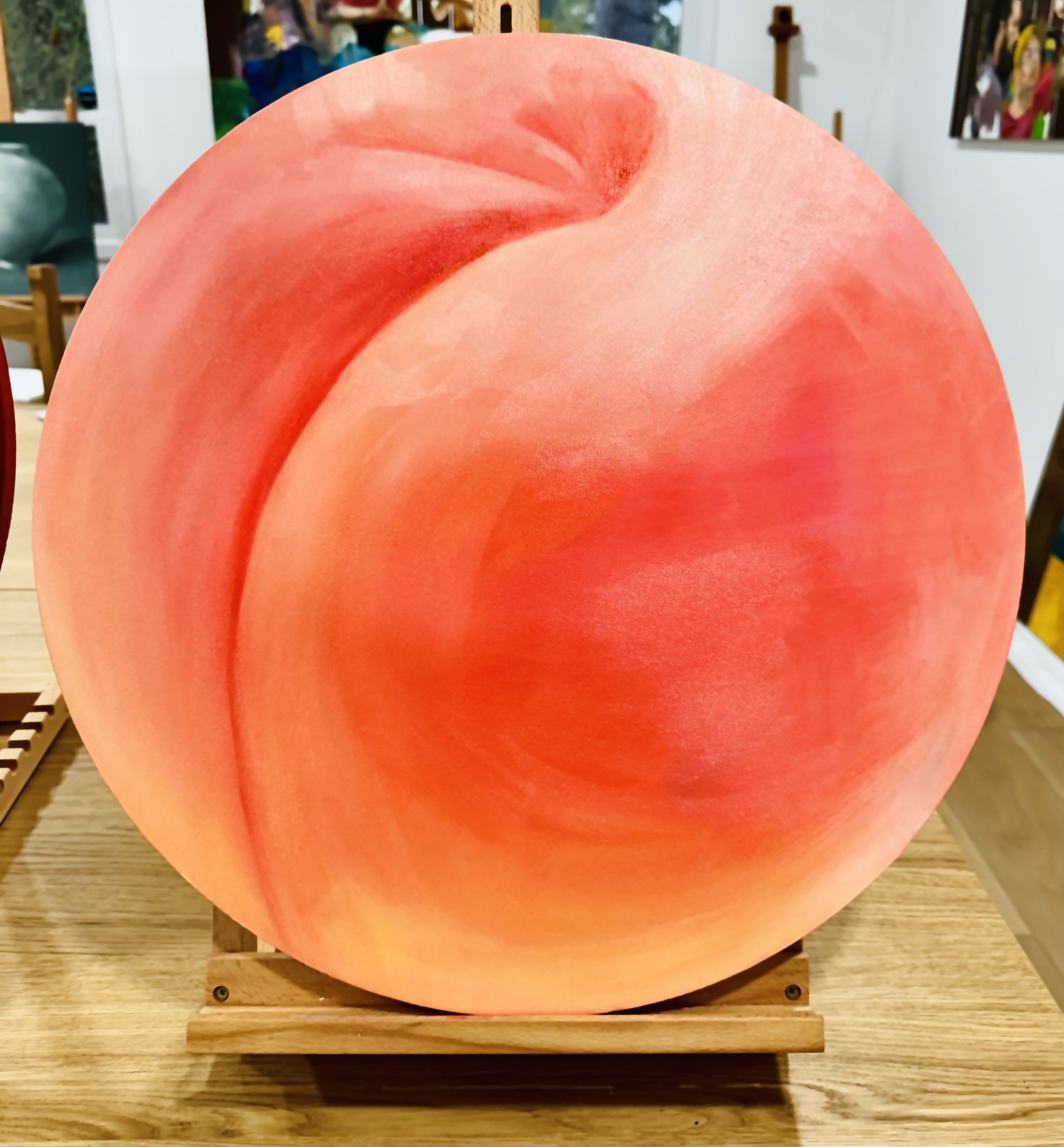 Peach on the round canvas