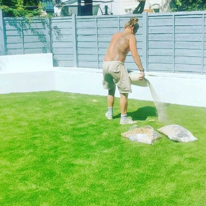 What Great garden for the summer!! The weather held us back the last couple of weeks but the end result is here and we love it 👌