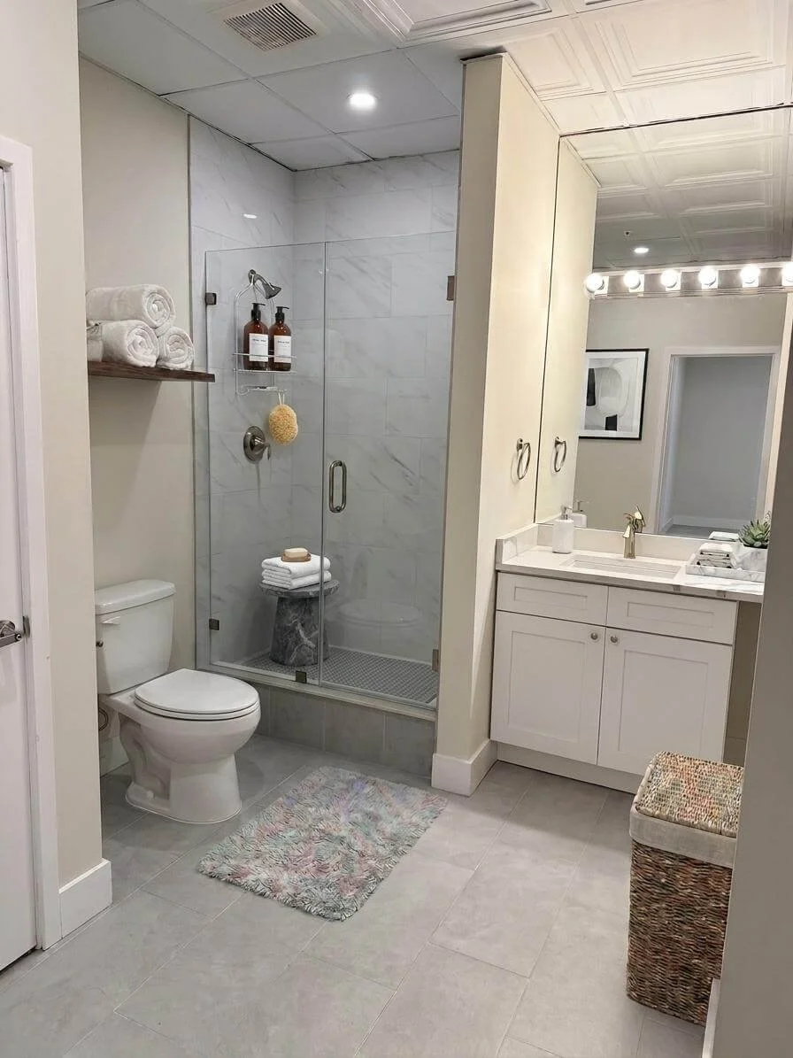 201-Bathroom1-staged-tinified.jpg
