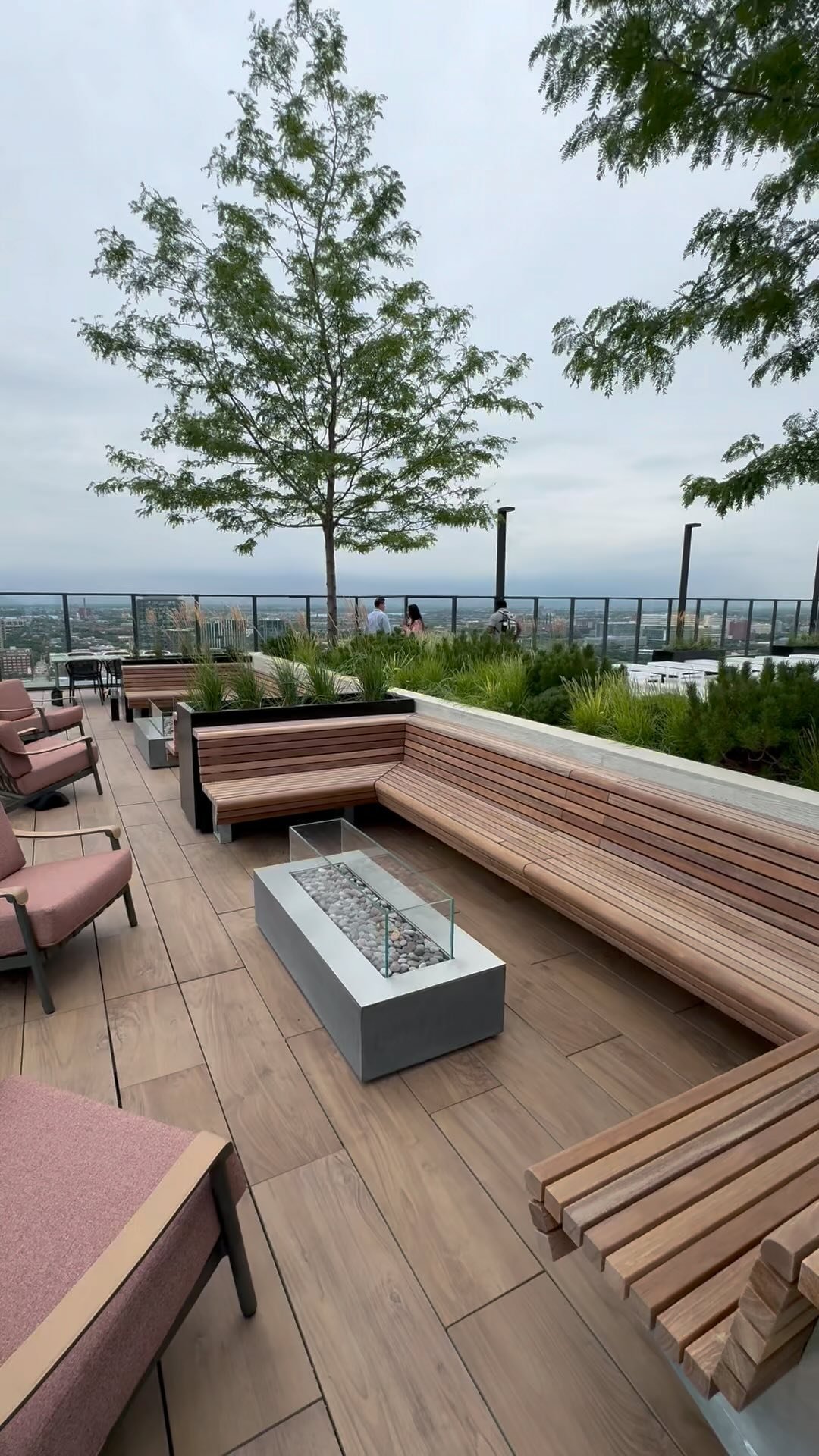 The luxurious units at The Dylan. 1 beds starting around 2900. Contact me for more details at 773-289-2934 or nicholas.winjum@hudsonburnham.com