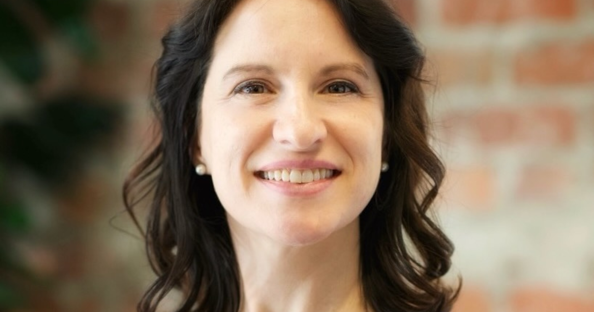 Shanna Koenig is an HR expert skilled at navigating high-stakes career transitions and big job decisions.