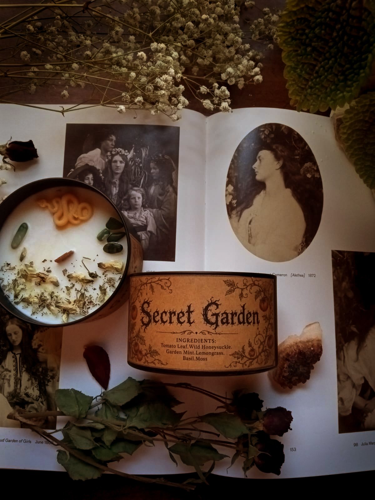 SECRET GARDEN  | Wood Wick + Coconut Wax - tomato leaf, wild honeysuckle, garden mint, lemongrass, basil, moss