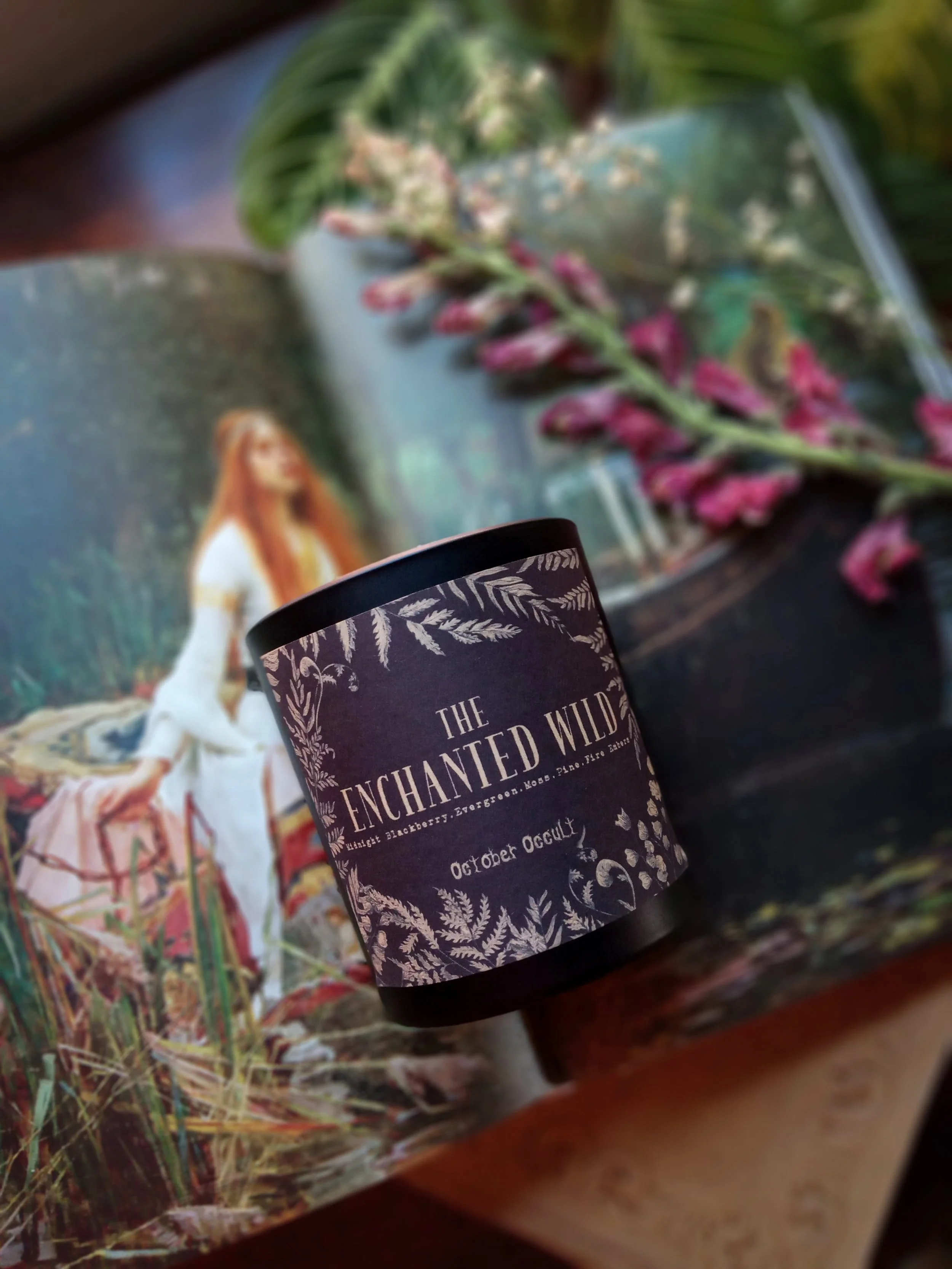 THE ENCHANTED WILD  | 10 oz. Wood Wick + Coconut Wax - evergreen, blackberry & sage