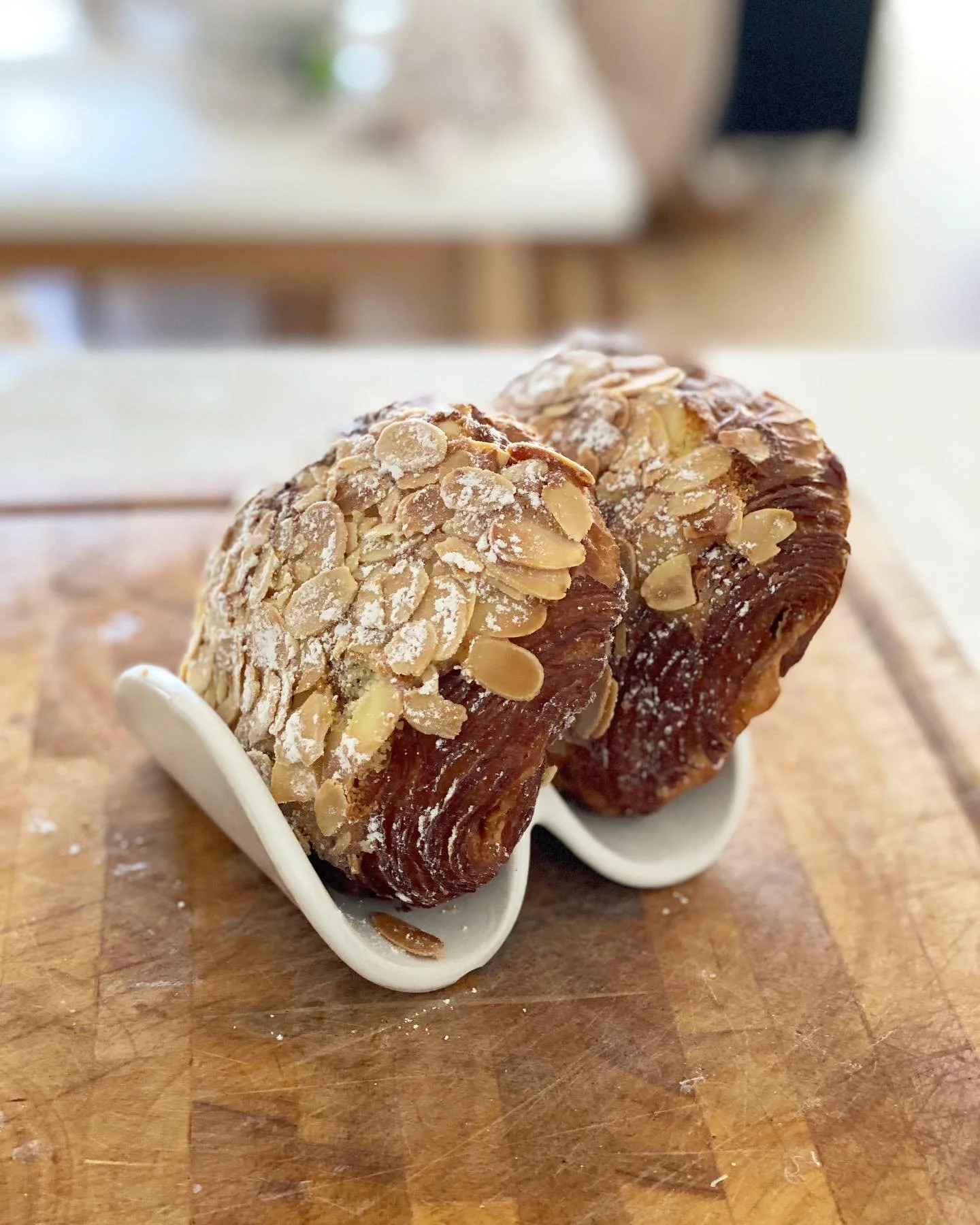 They&rsquo;re meant to be taco holders but hey, they&rsquo;ll hold your chocolate almond croissants as well... 

They&rsquo;ll also happily hold your Kong bak pau (asian sliders), hot dogs, sausage rolls, cannoli, wraps, curry puffs and more...!

#mu