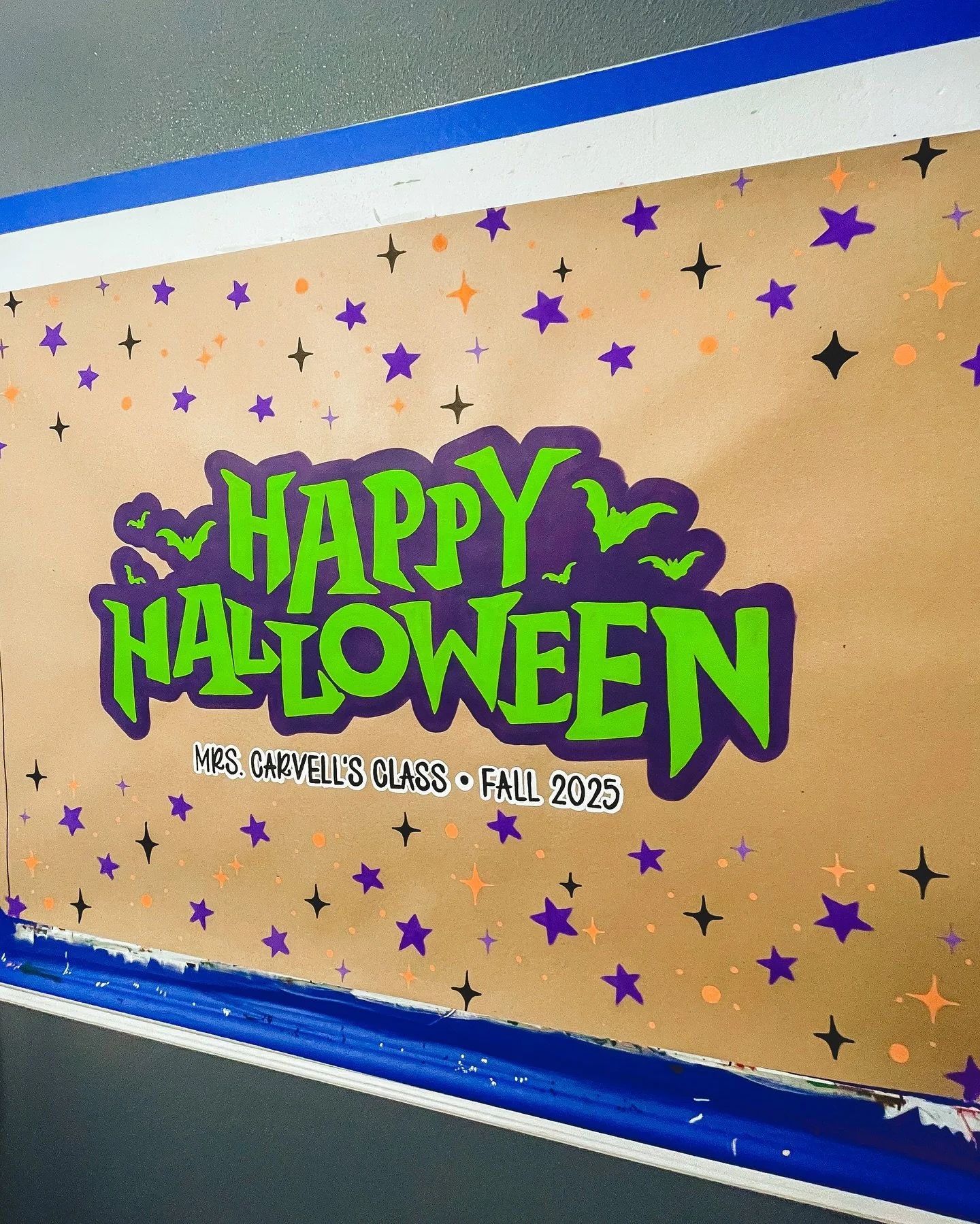 Halloween banner season is in full swing! 🦇 This one&rsquo;s headed to Mrs. Cavell&rsquo;s class and I&rsquo;m obsessed with how the neon green + purple combo turned out 💚💜