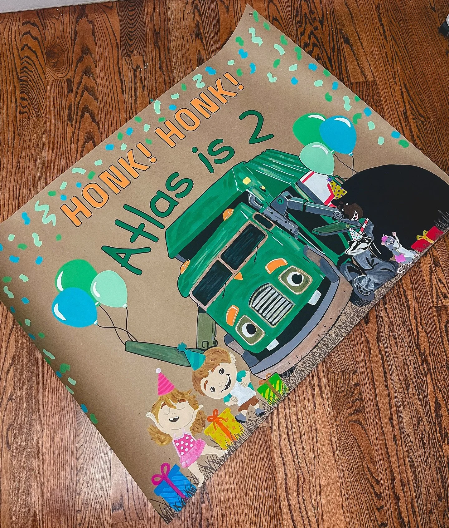 🚛💨 This trash truck is rolling in for the coolest birthday bash on the block! 🎉💚