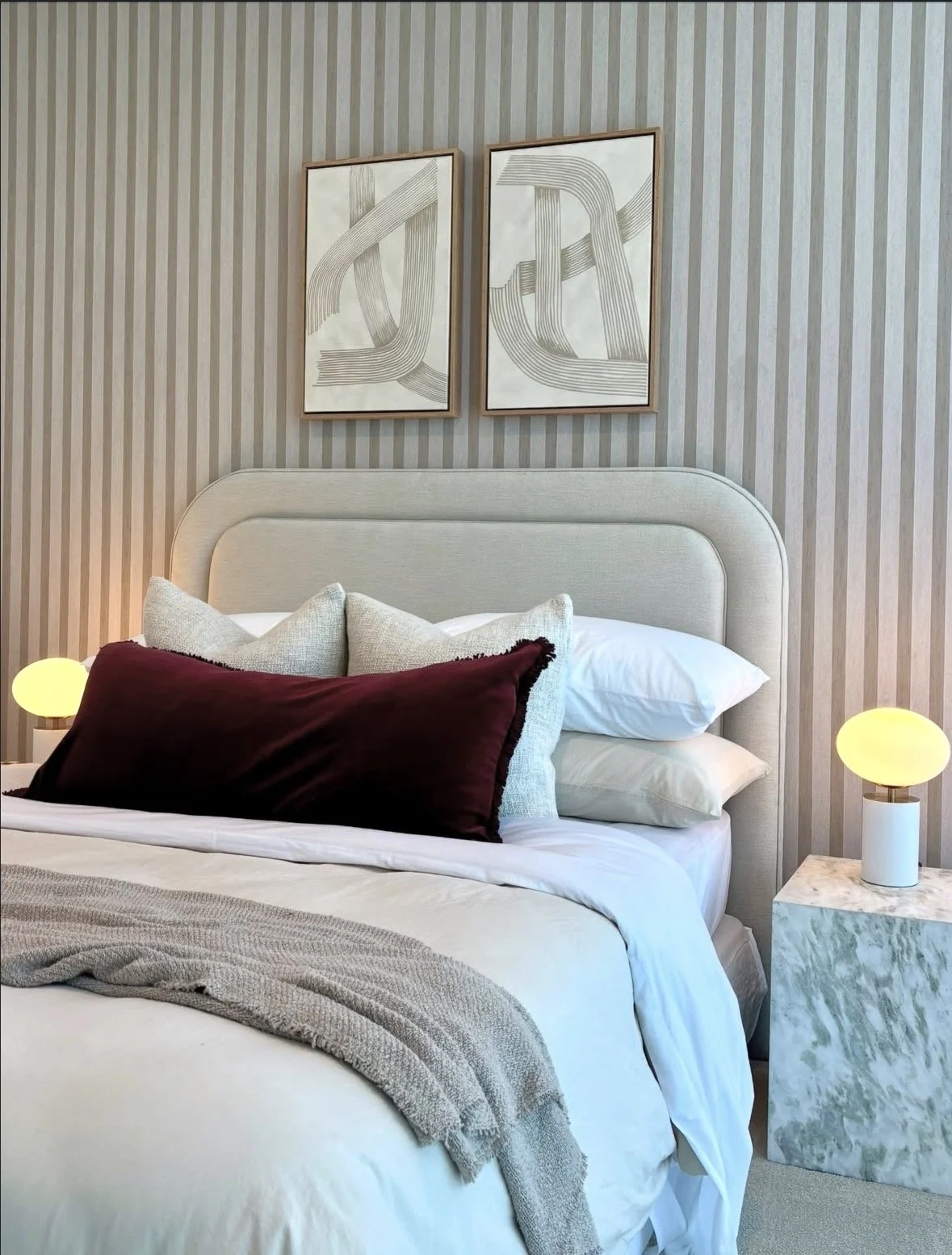 Wallpaper installation ceiling