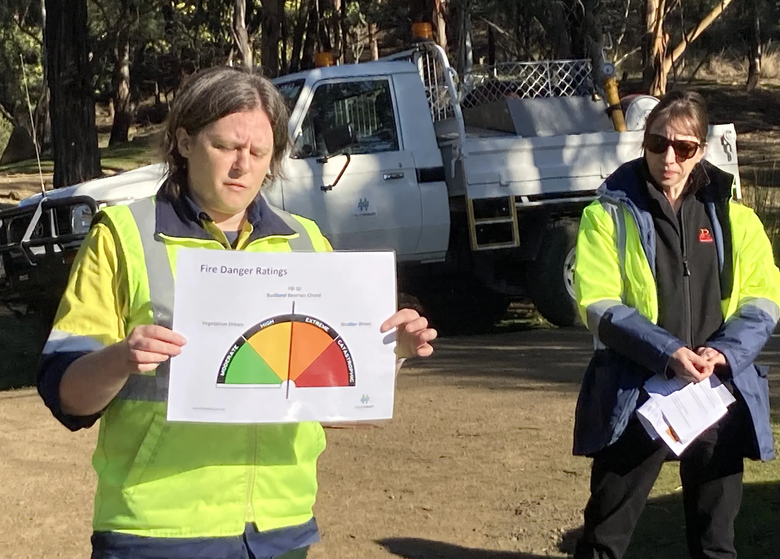  Mel from Hobart City Council’s Fire and Biodiversity unit explaining current approaches to bushfire risk management 