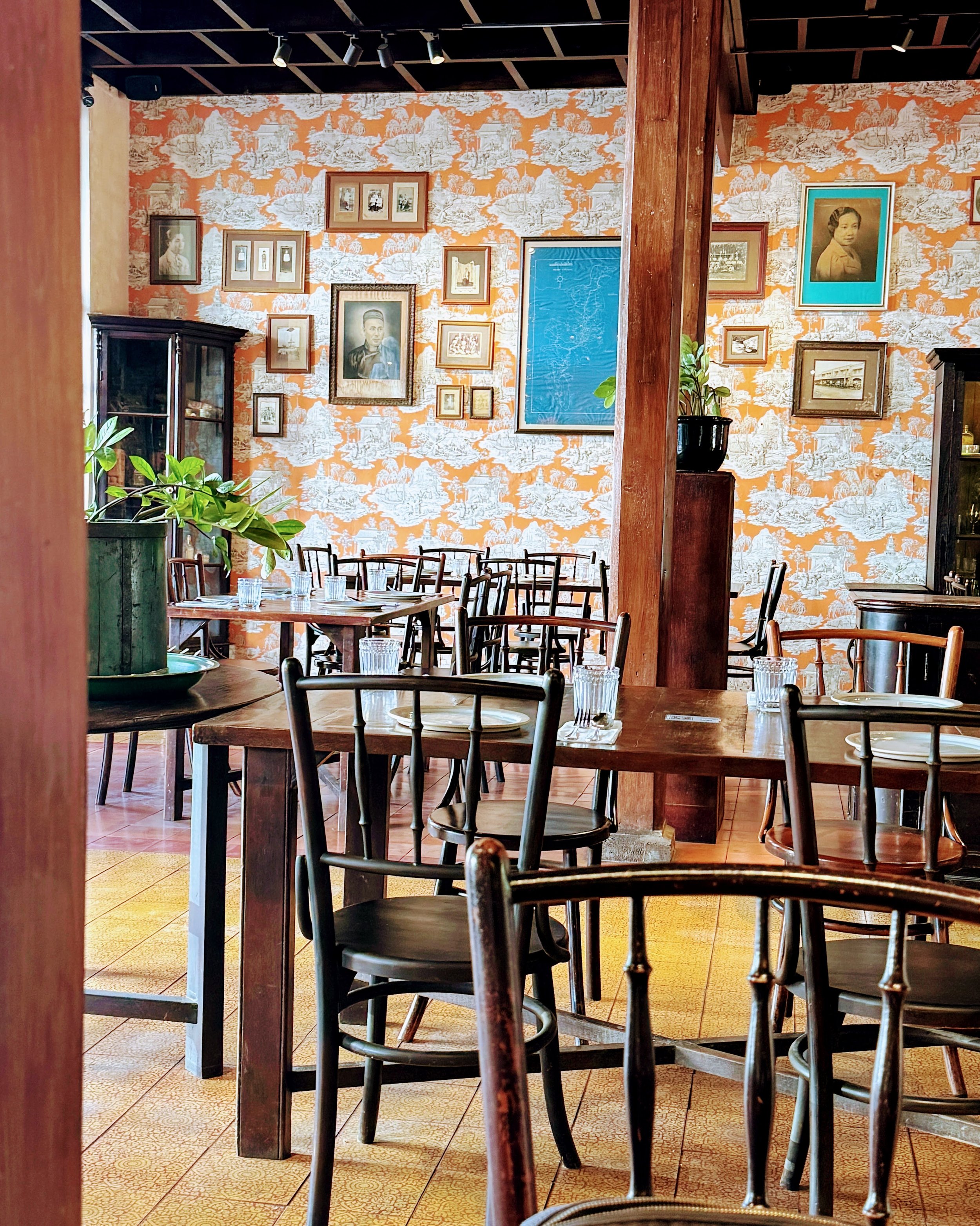 Understated but warm interior of Kiti Panit, Chiang Mai, Thailand