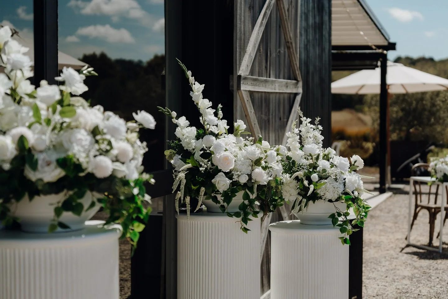 They&rsquo;re not real, just really beautiful.

📷: @bellecooperweddings