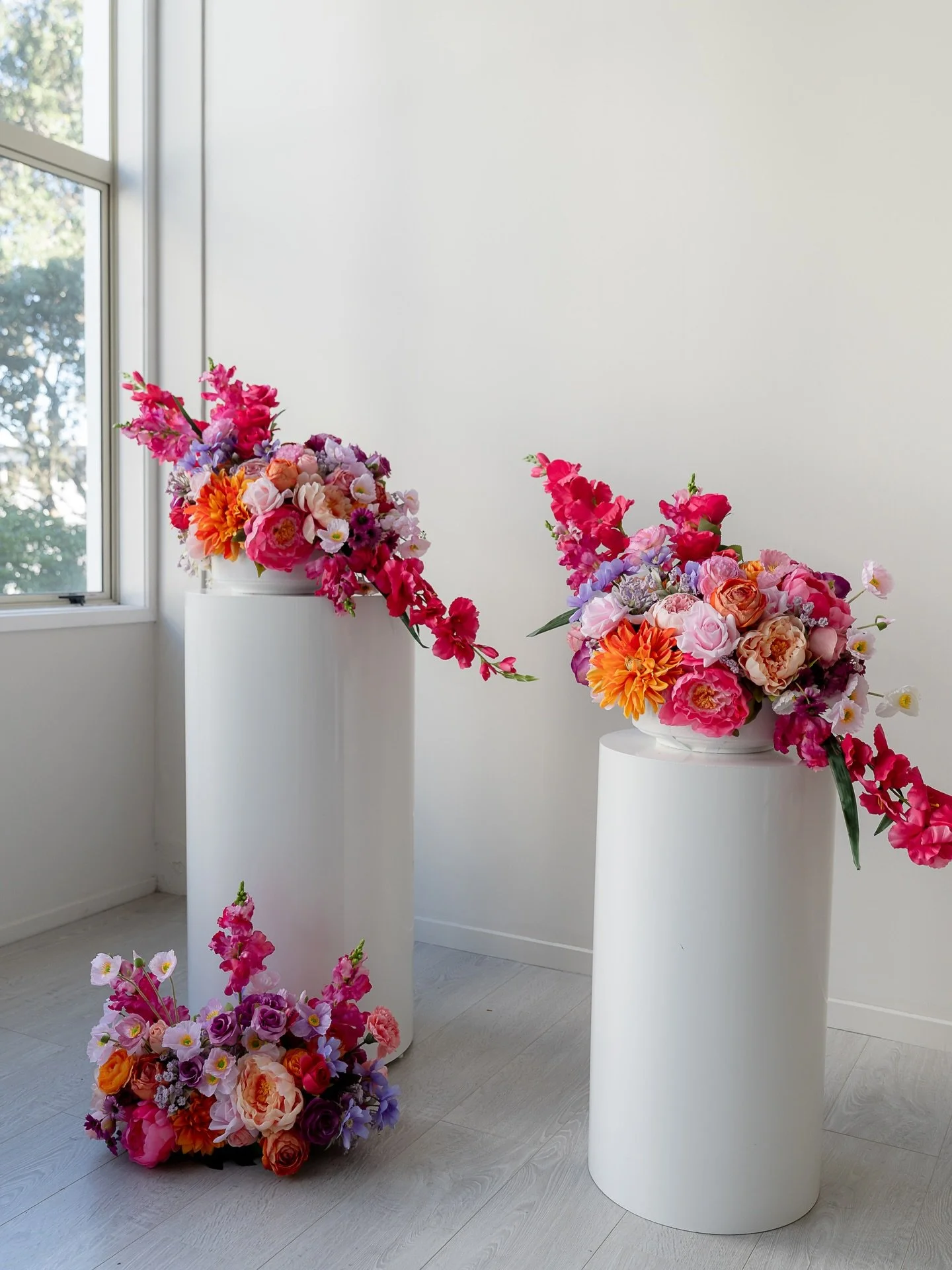 It&rsquo;s giving summer&hellip; bold, bright &amp; beautiful 🌺☀️