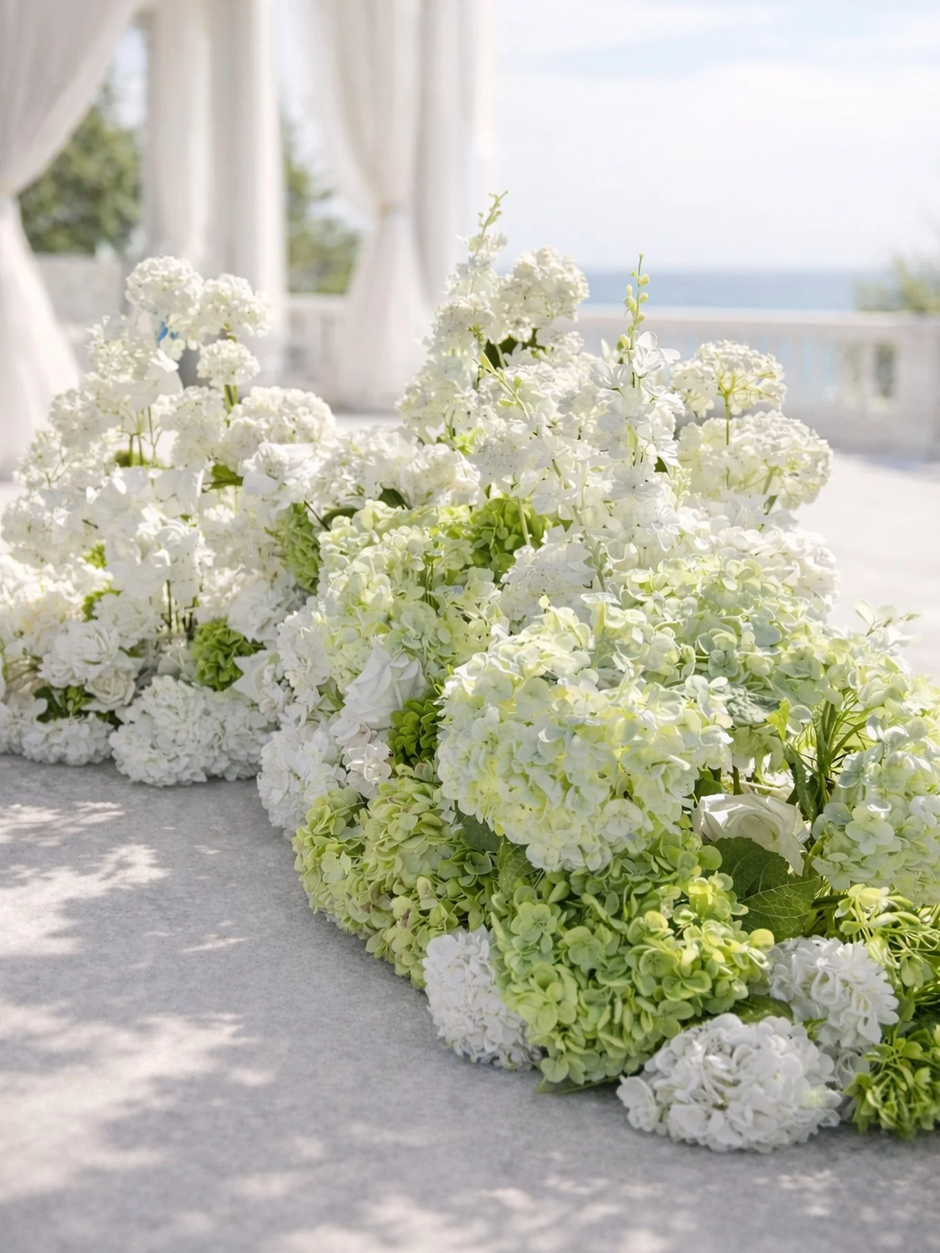 A sneak peek of something very special&hellip; 🤍 Our new white &amp; green hydrangea collection is almost here - classic, lush and beautifully balanced. ☁️✨