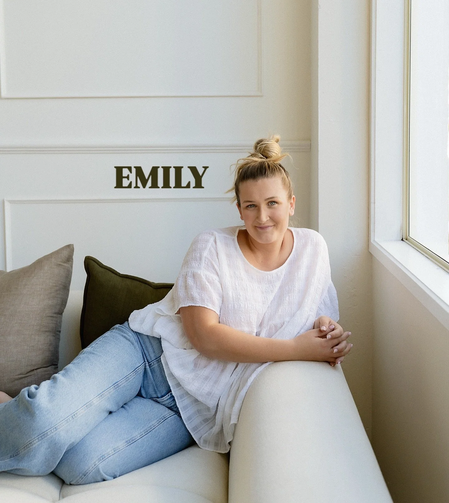Meet Emily, one of the three founders behind Bloom and Borrow.

Emily is the driving force behind our operations, keeping everything running seamlessly behind the scenes. She manages our vendor relationships, oversees logistics, and ensures the found