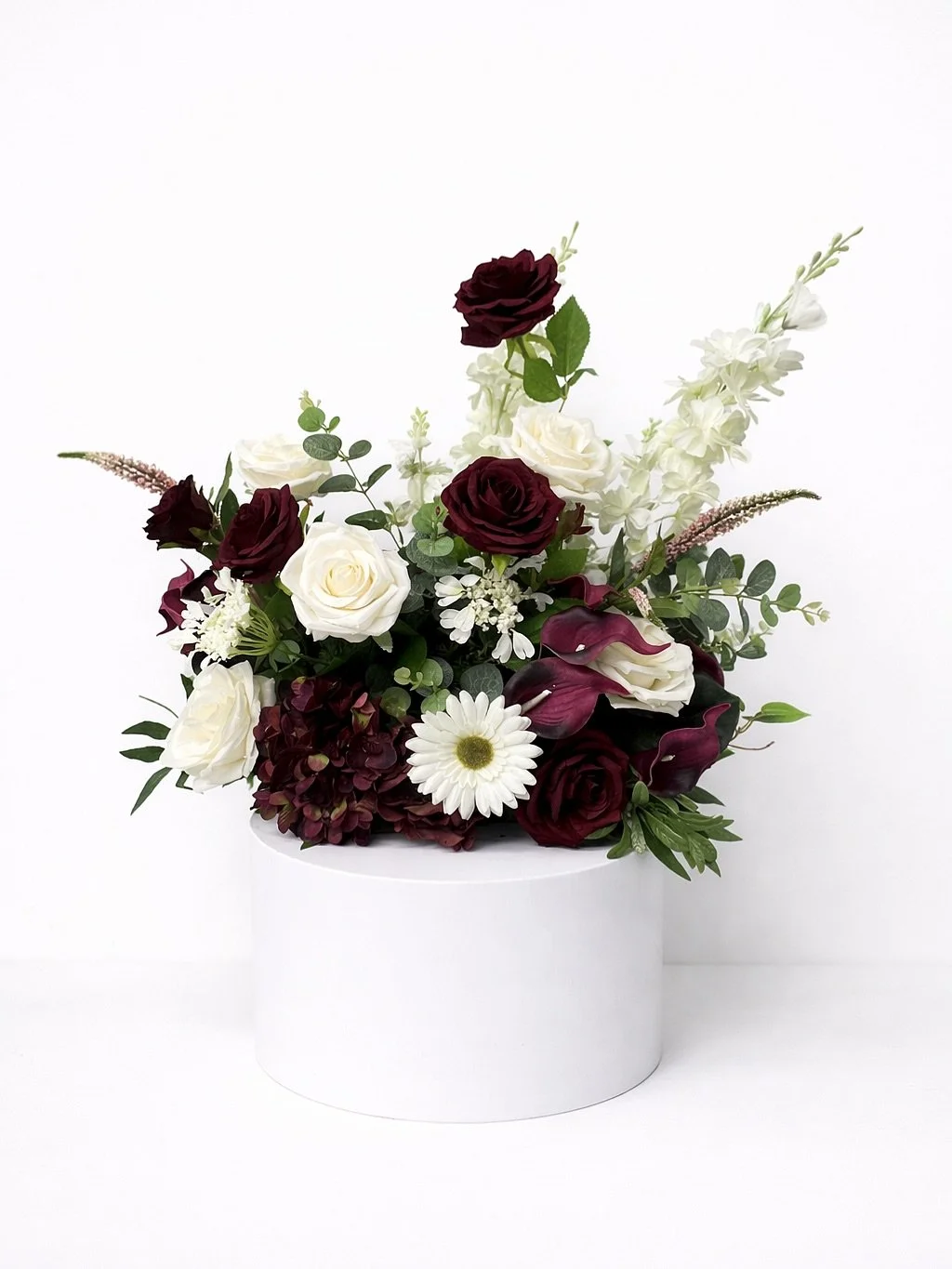 Burgundy Collection 🤍🥀
A refined palette of burgundy and ivory tones, designed for modern romance. Now available to book for your special day!