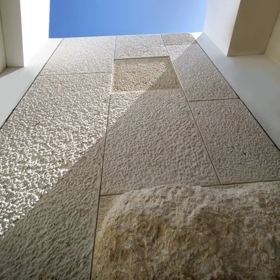 SPLIT FACE - HAMMERED SURFACE&nbsp;