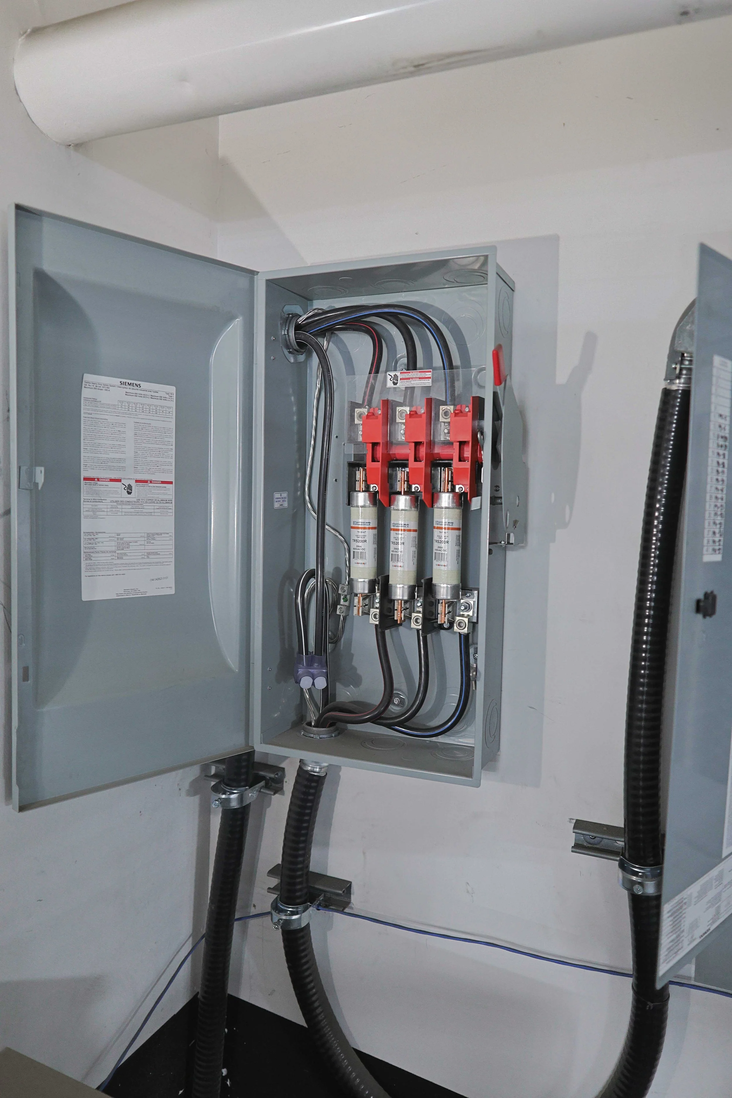 toronto-commercial-electricians-car-charger-toronto-7.jpg