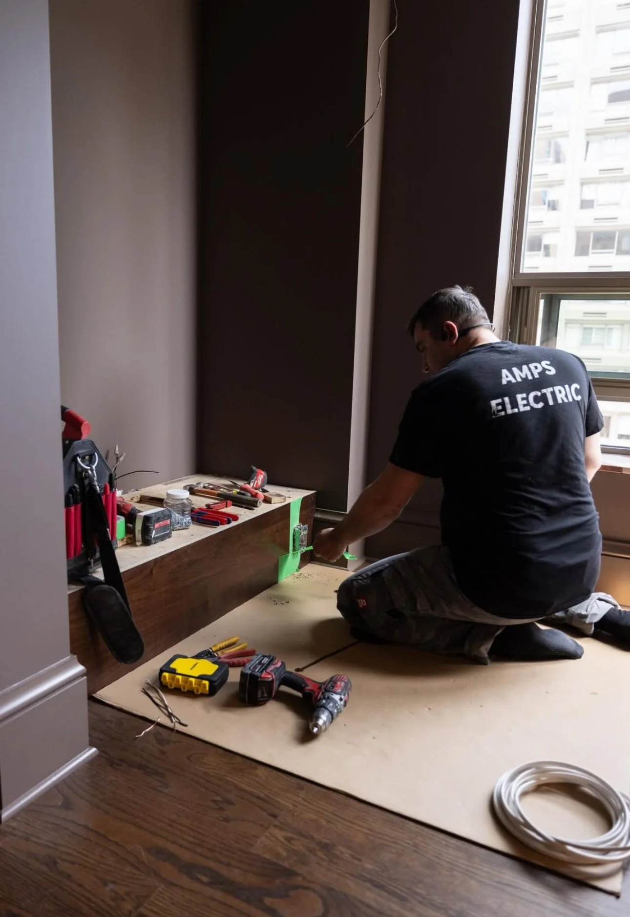 EV Charger Installation in Toronto: What Homeowners Need to Know Before Booking an Electrician 