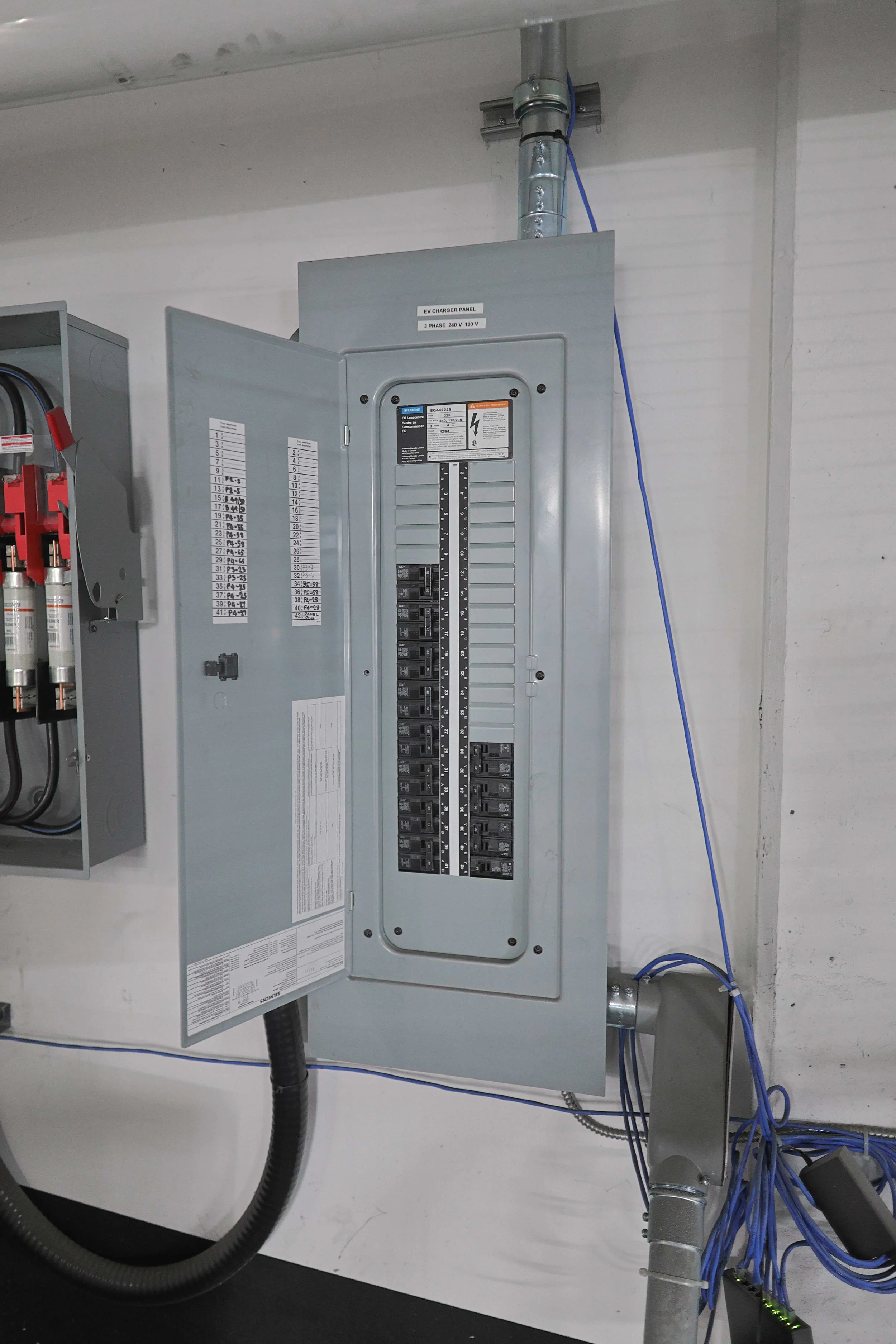 toronto-commercial-electricians-car-charger-toronto-6.jpg
