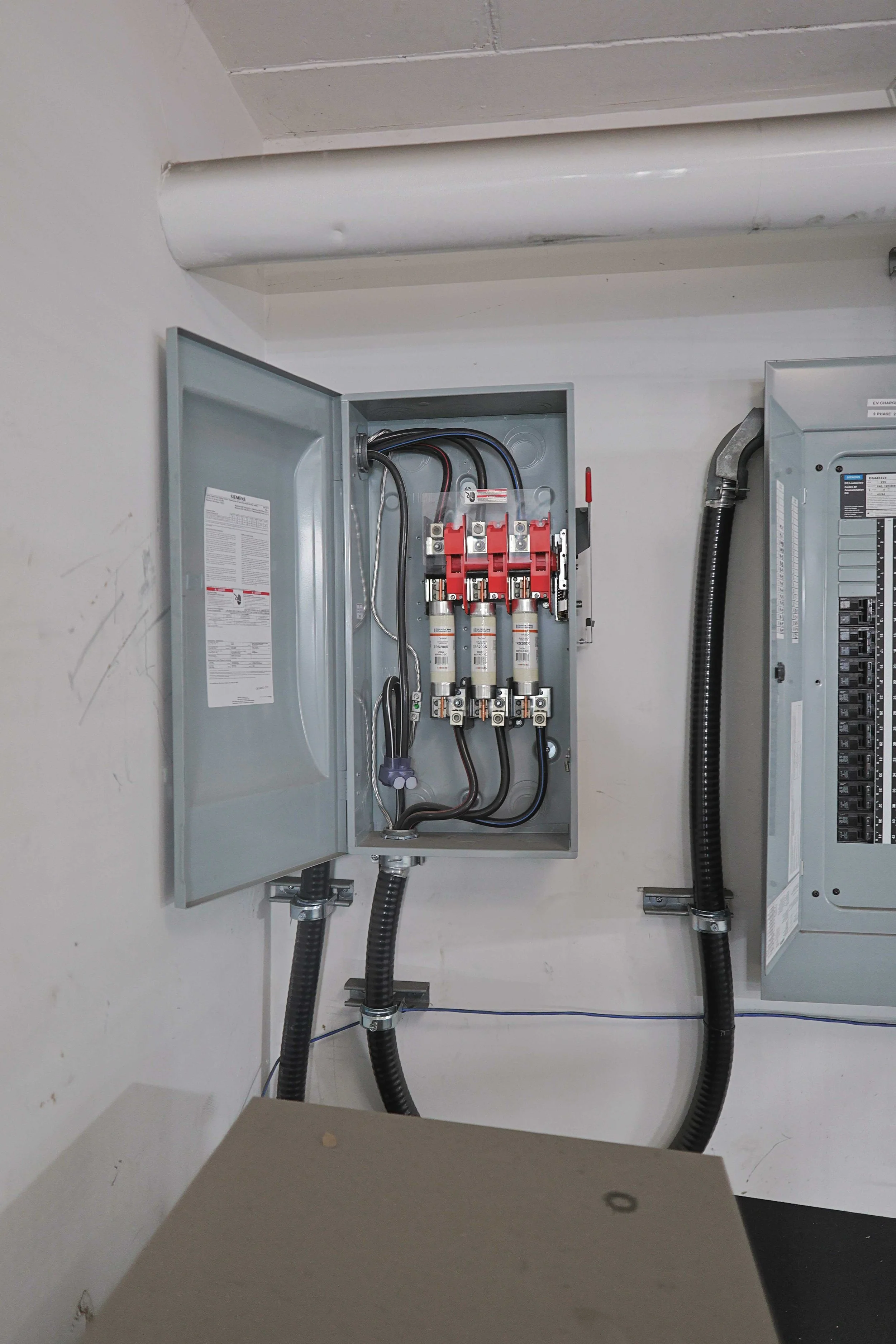 toronto-commercial-electricians-car-charger-toronto-10.jpg