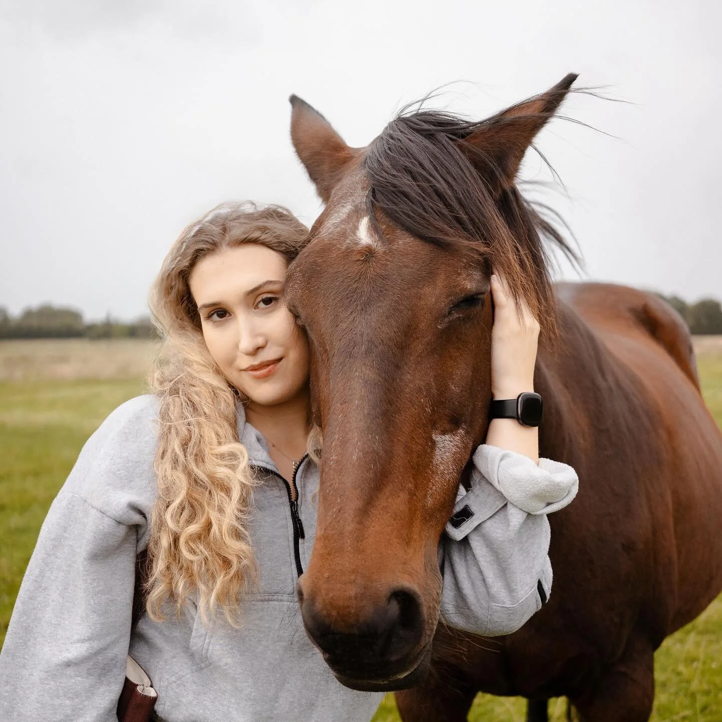 Portraits with the beautiful @jssicamay and her handsome assistant 🐎 #portraitphotography